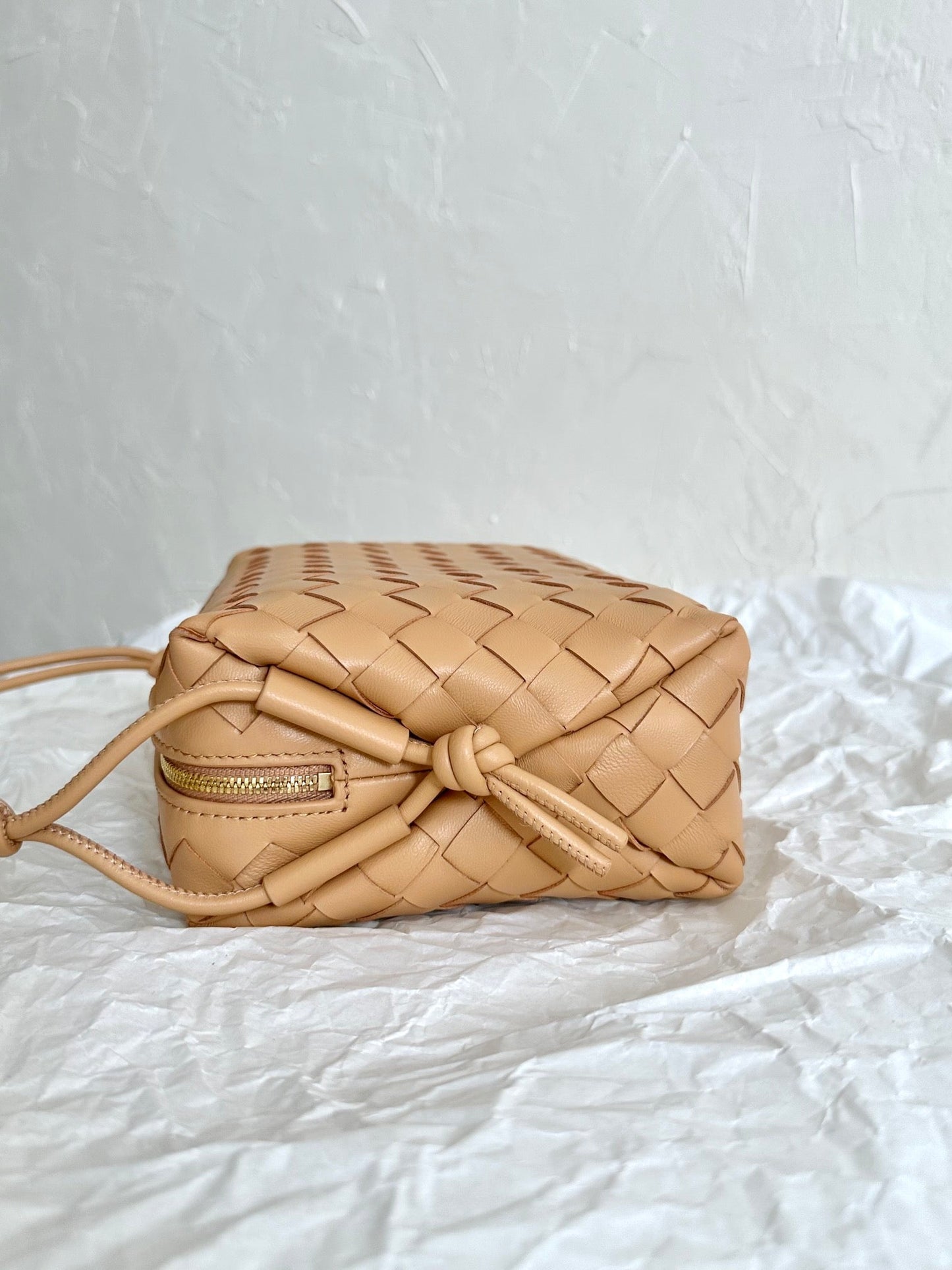 Bottega Veneta BV LOOP SMALL 23CM BEIGE CALFSKIN