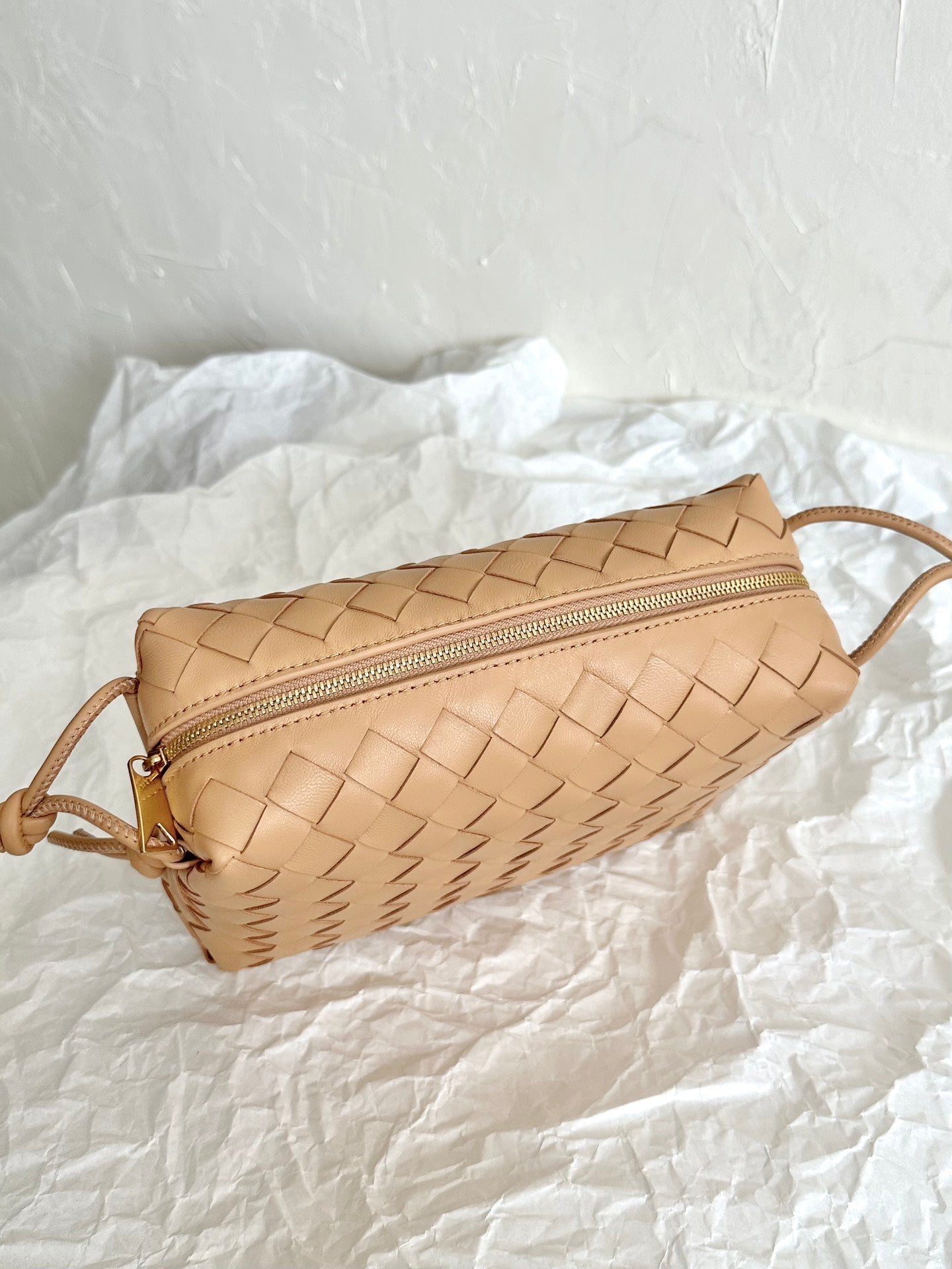Bottega Veneta BV LOOP SMALL 23CM BEIGE CALFSKIN