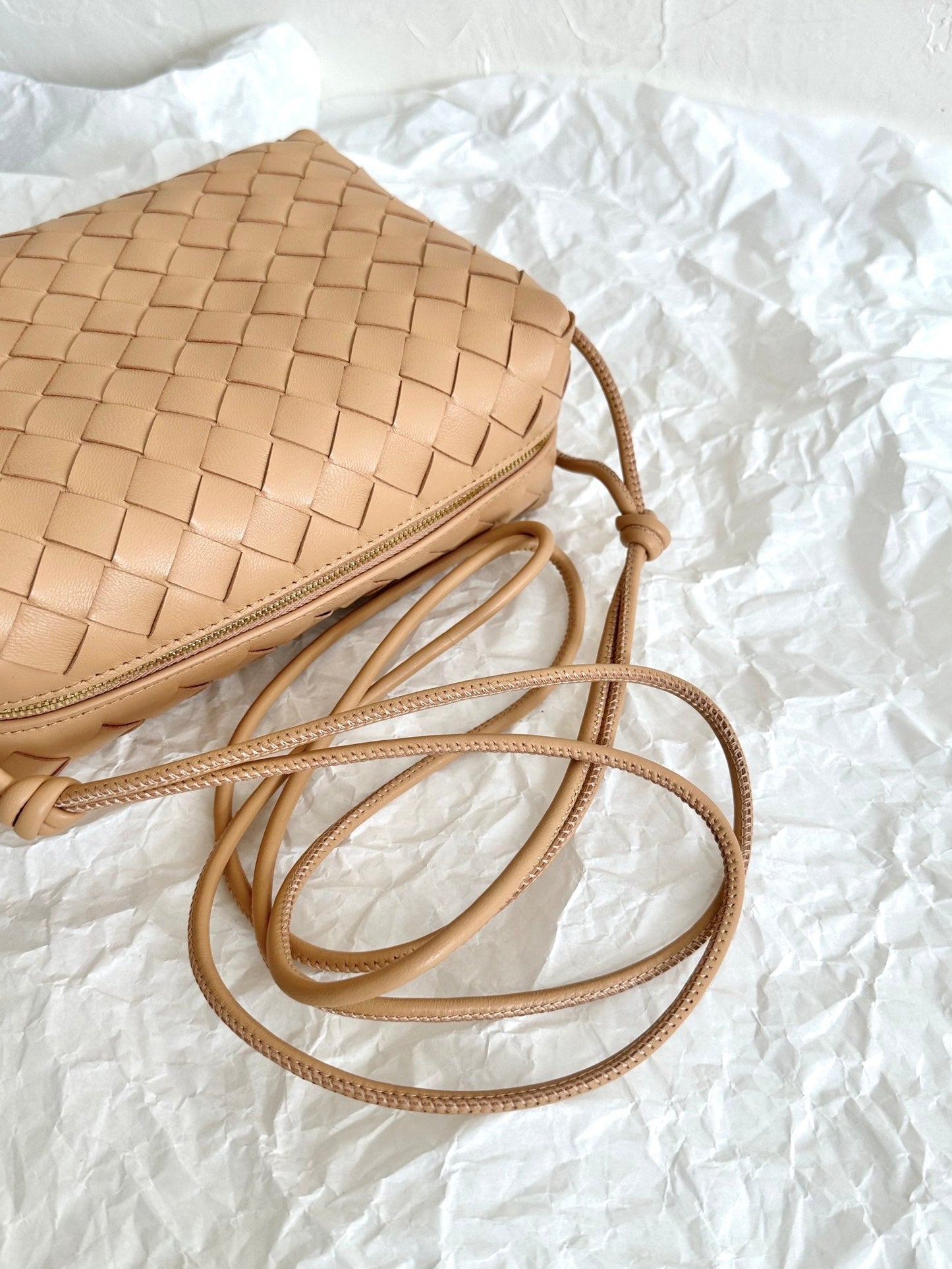 Bottega Veneta BV LOOP SMALL 23CM BEIGE CALFSKIN