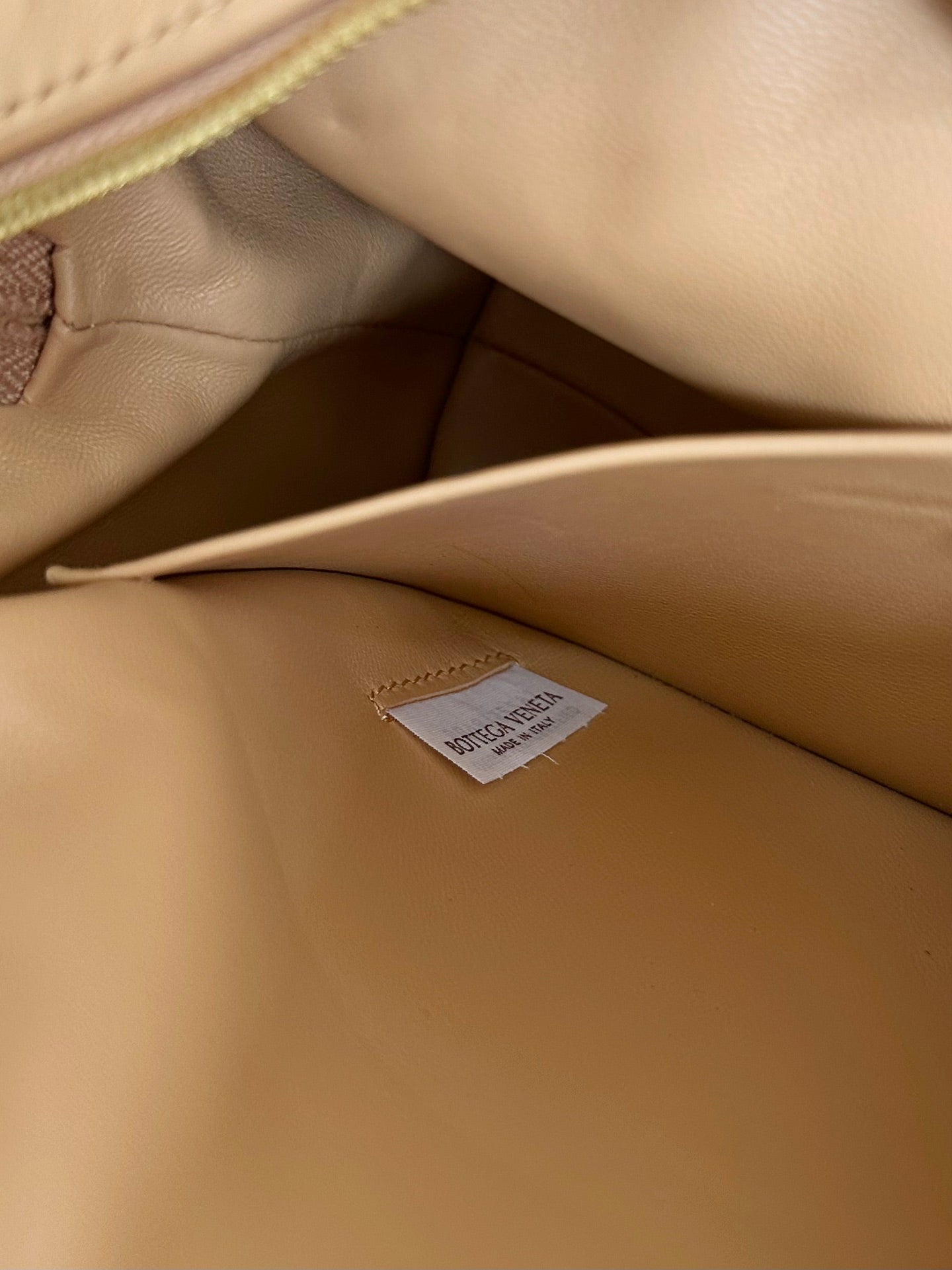 Bottega Veneta BV LOOP SMALL 23CM BEIGE CALFSKIN