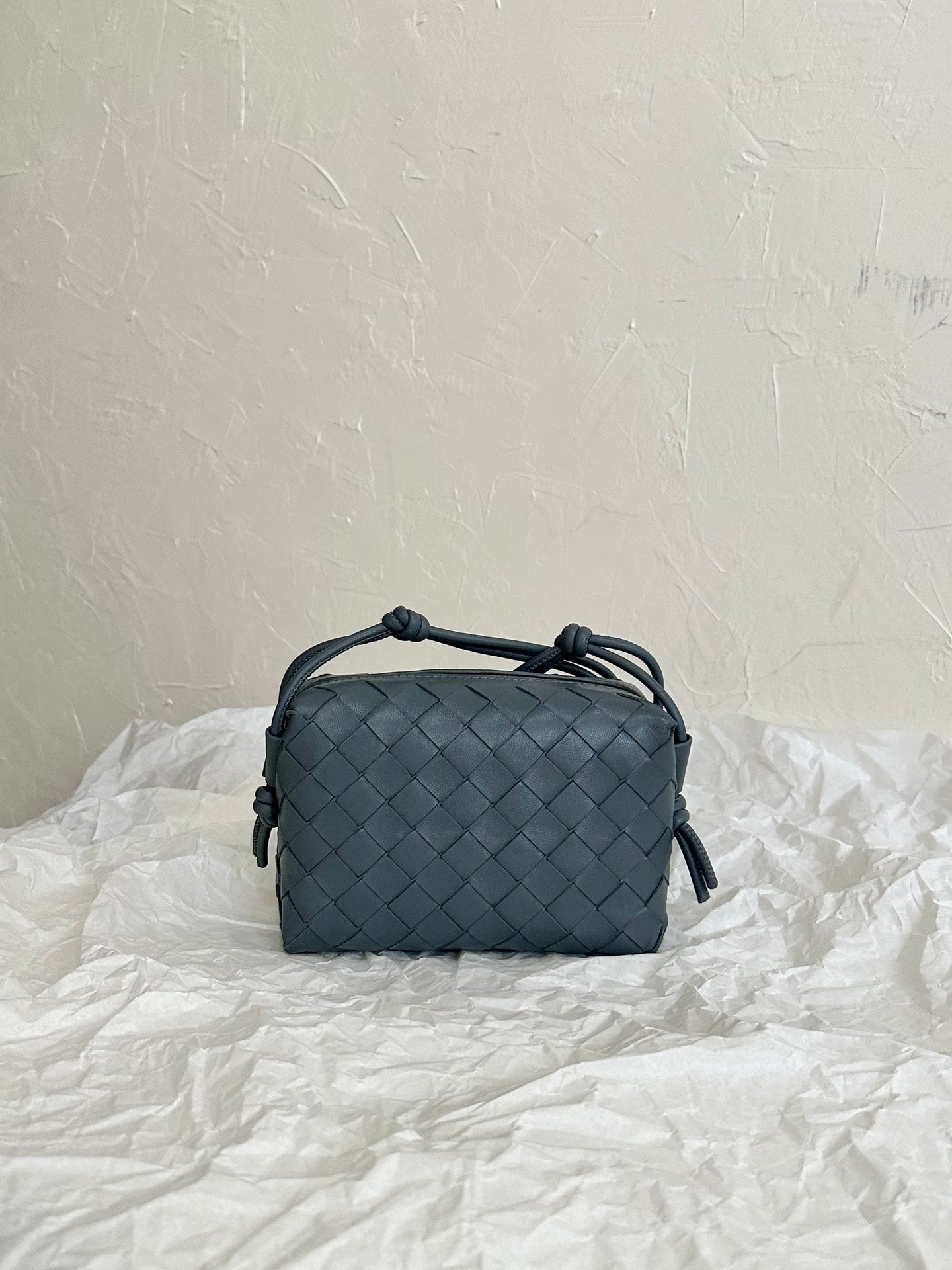 Bottega Veneta BV LOOP MINI 17CM GREY CALFSKIN
