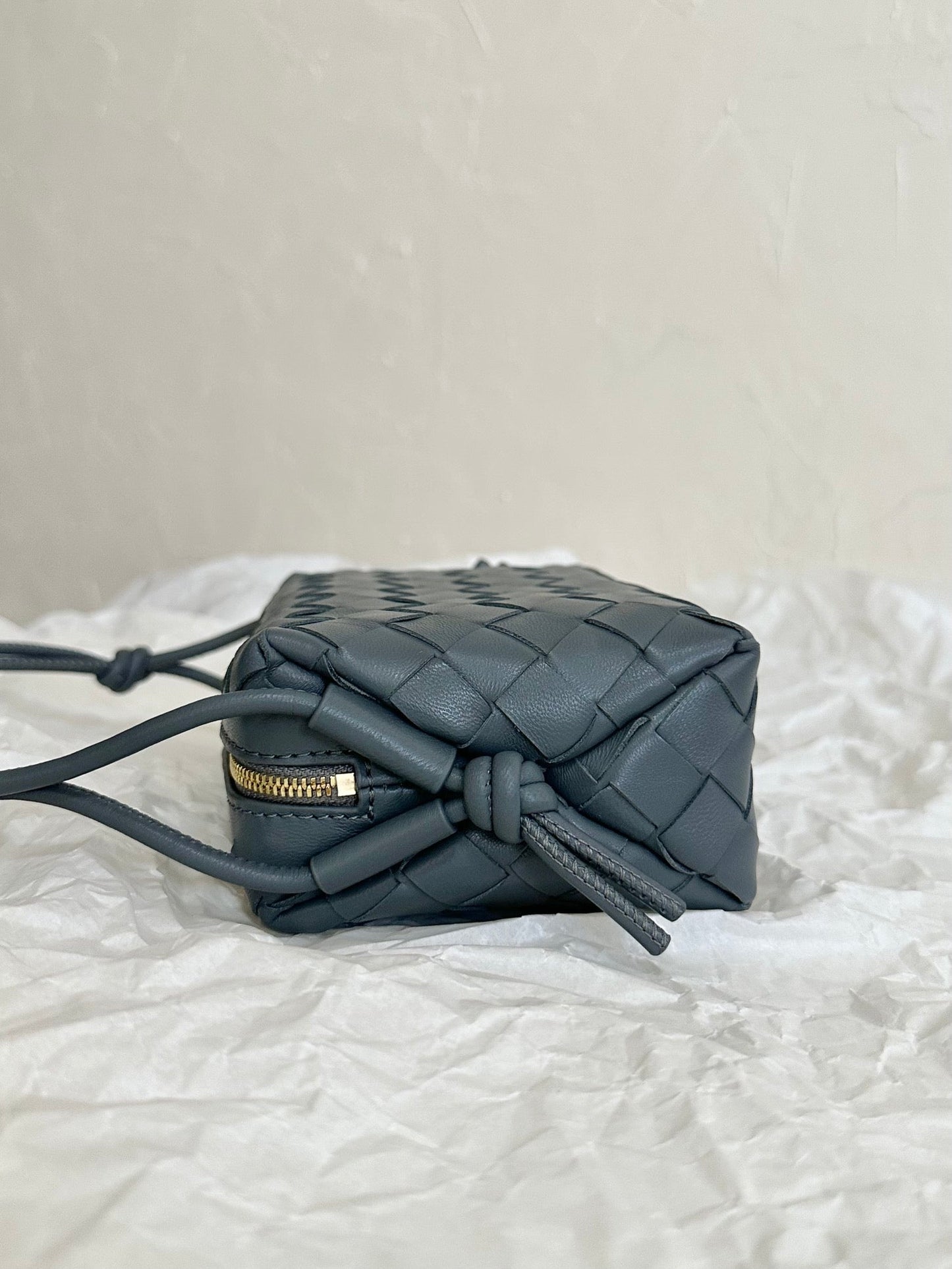 Bottega Veneta BV LOOP MINI 17CM GREY CALFSKIN