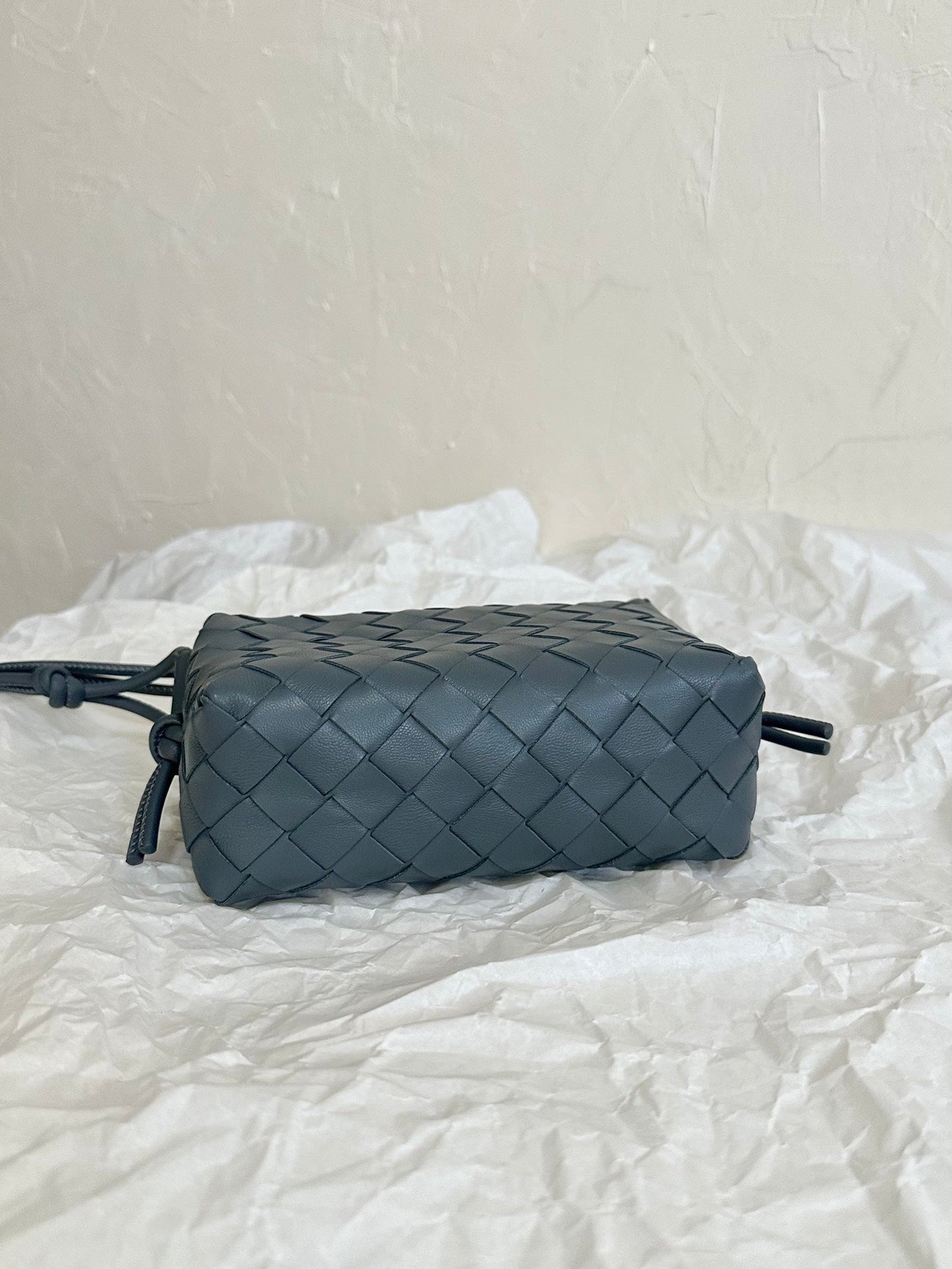 Bottega Veneta BV LOOP MINI 17CM GREY CALFSKIN
