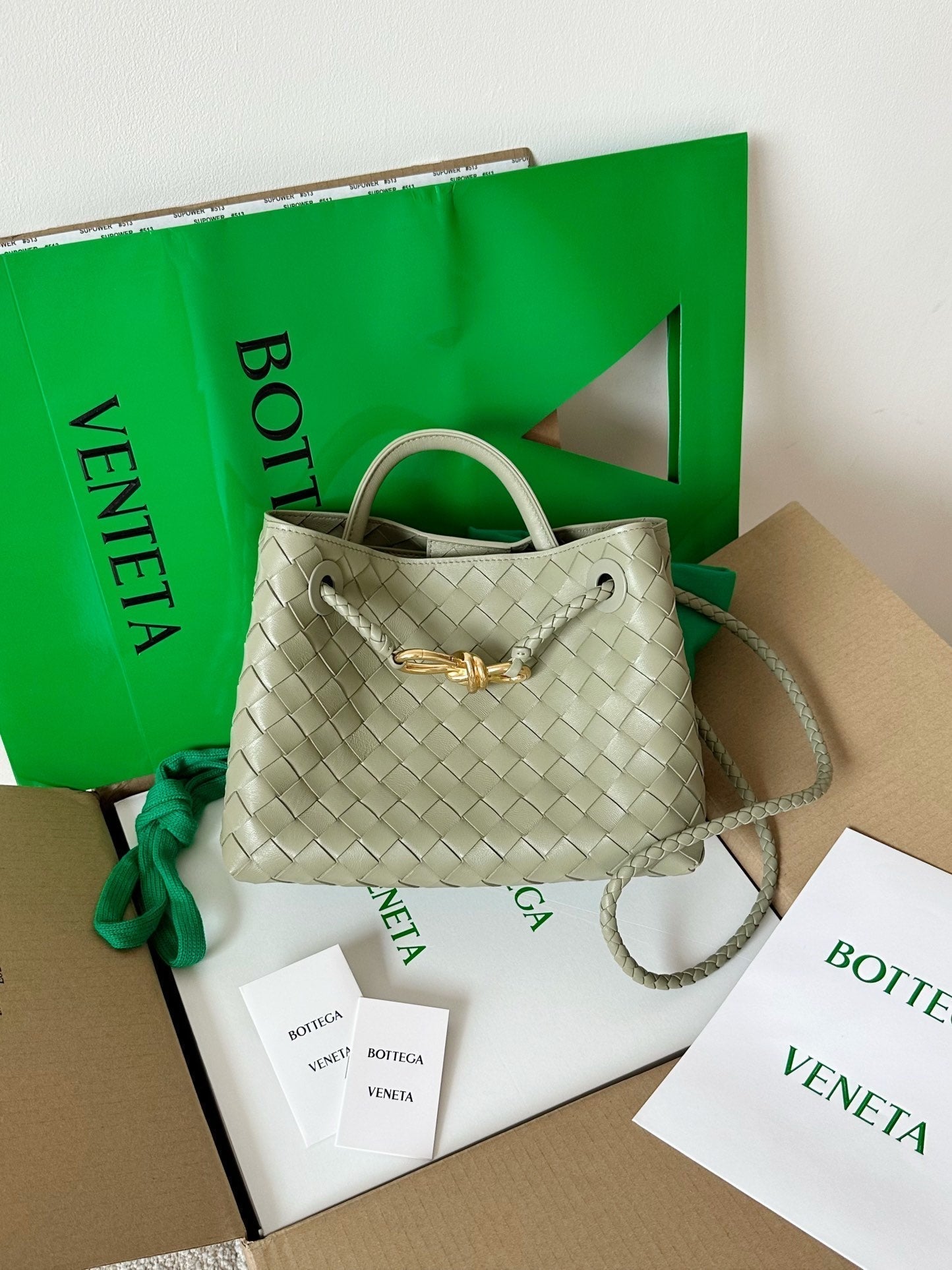 Bottega Veneta BV SMALL ANDIAMO 25CM LIGHT GREEN LAMBSKIN