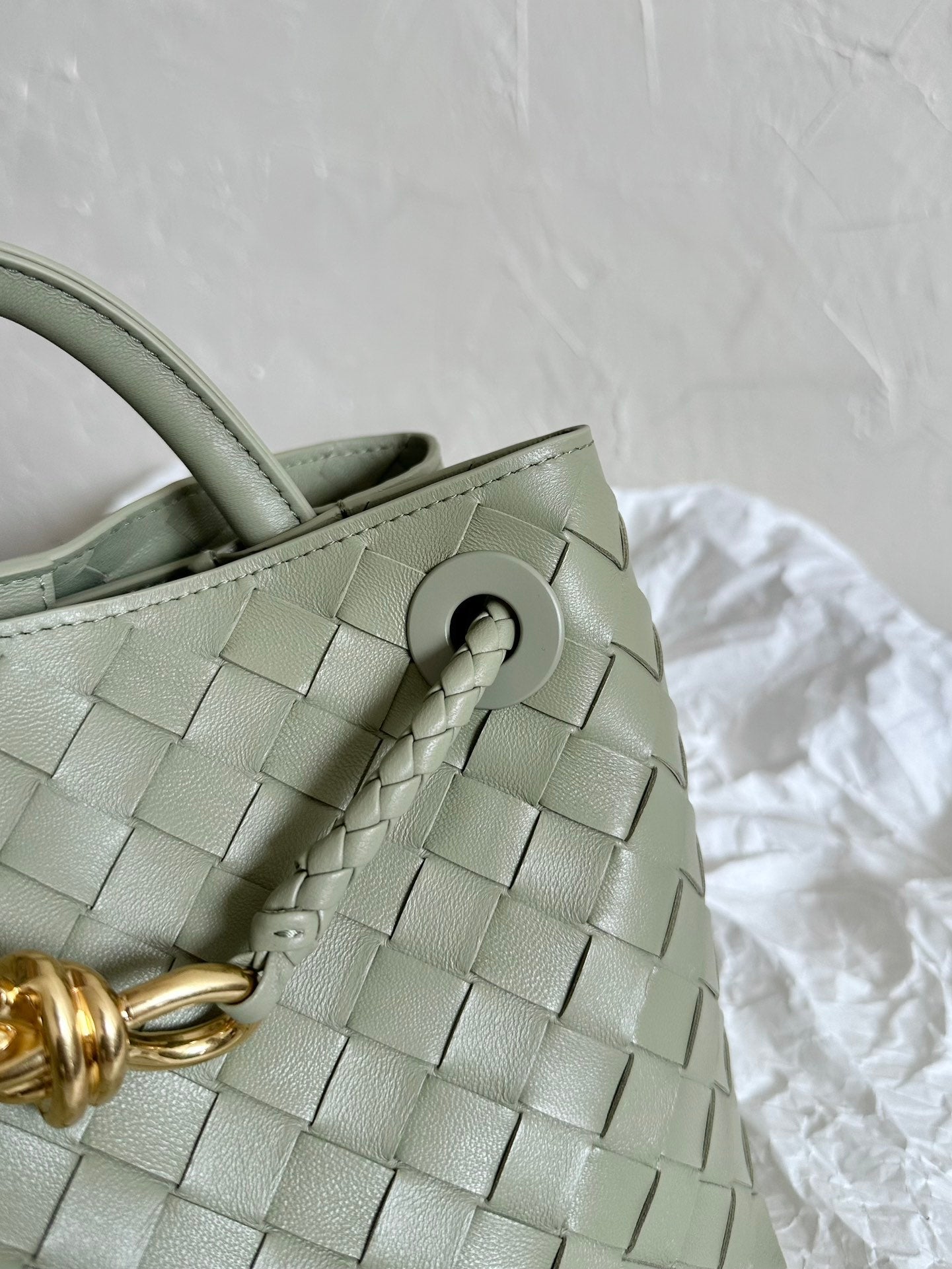 Bottega Veneta BV SMALL ANDIAMO 25CM LIGHT GREEN LAMBSKIN