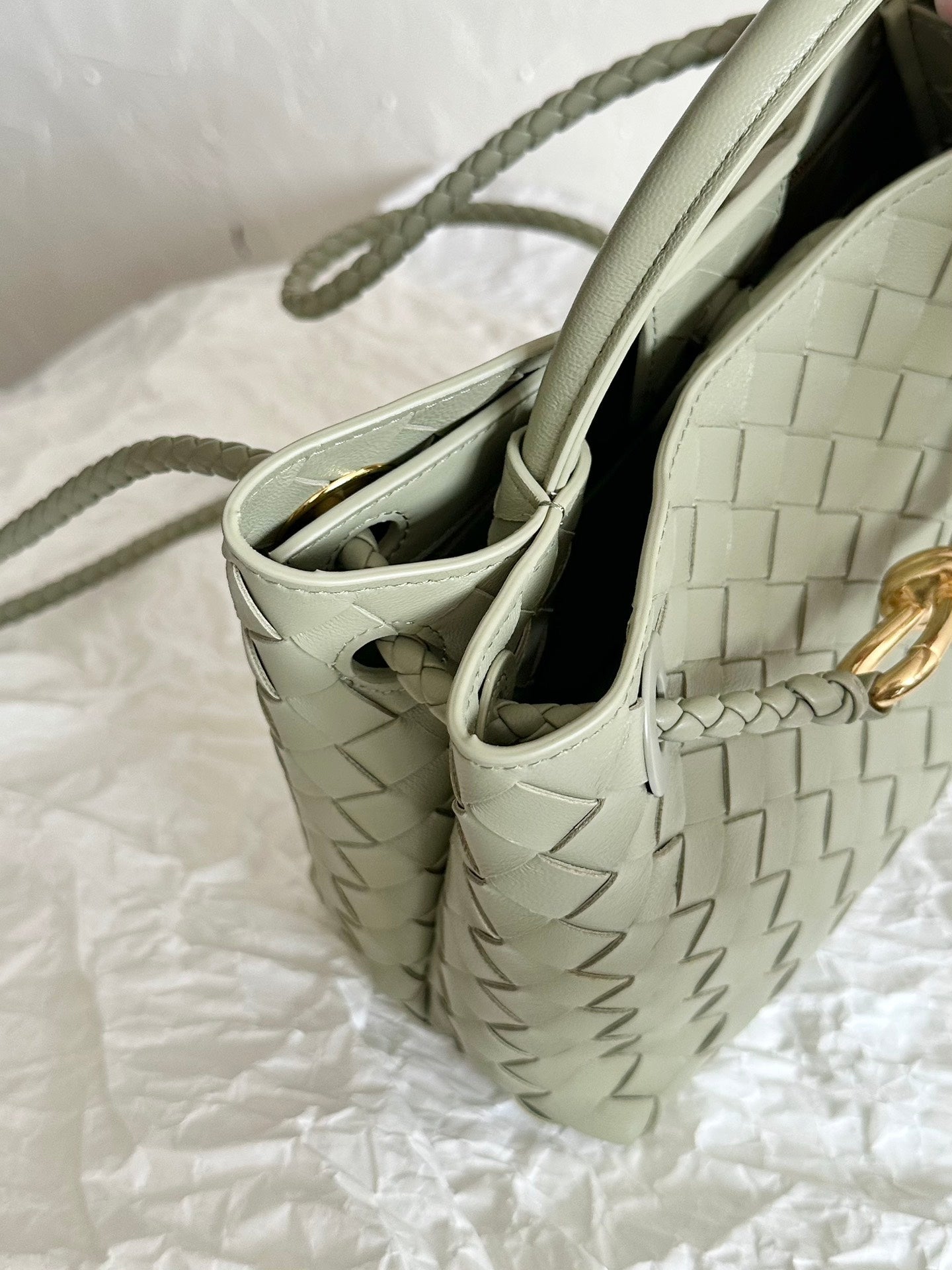 Bottega Veneta BV SMALL ANDIAMO 25CM LIGHT GREEN LAMBSKIN