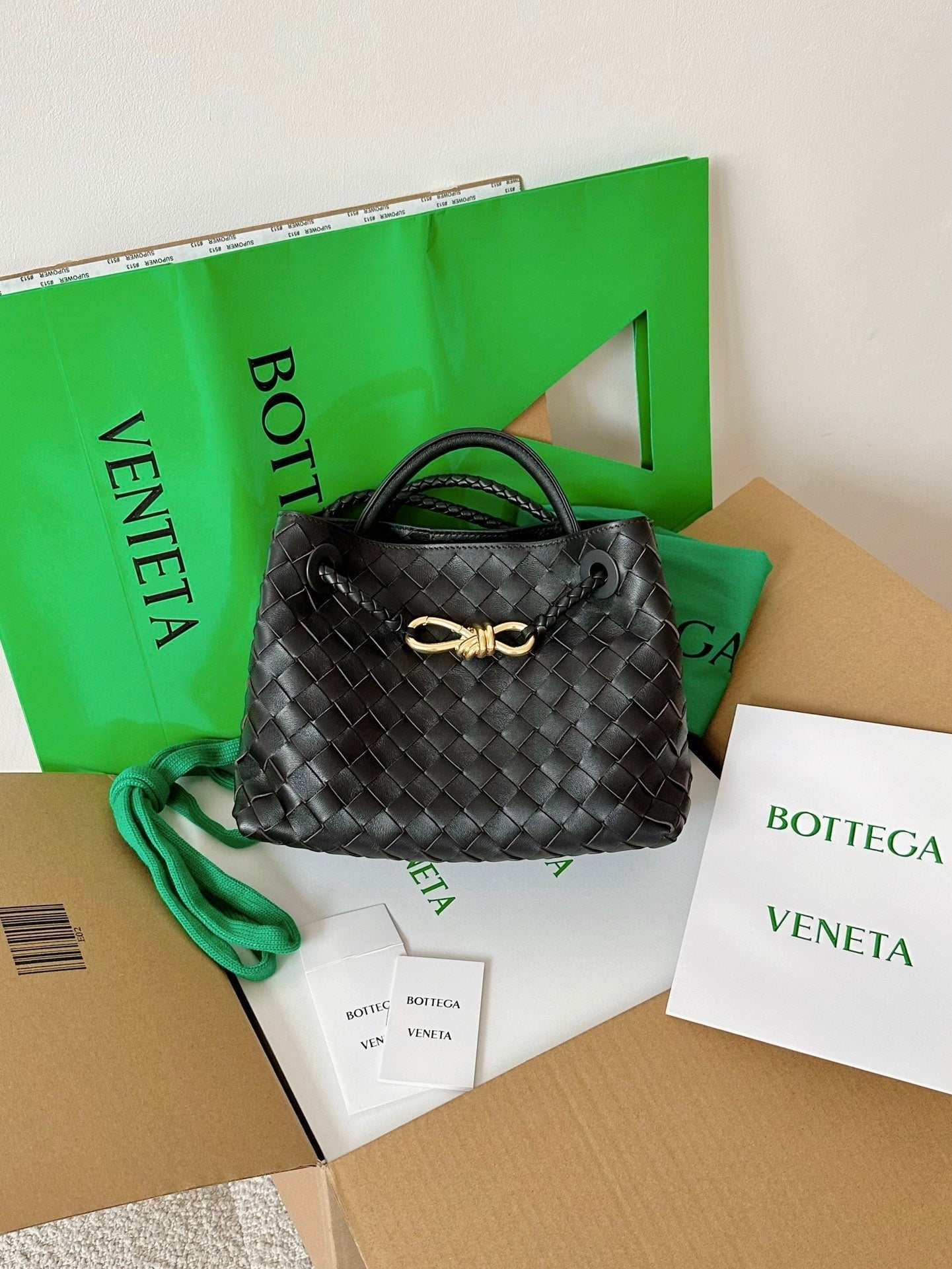 Bottega Veneta BV SMALL ANDIAMO 25CM BLACK LAMBSKIN