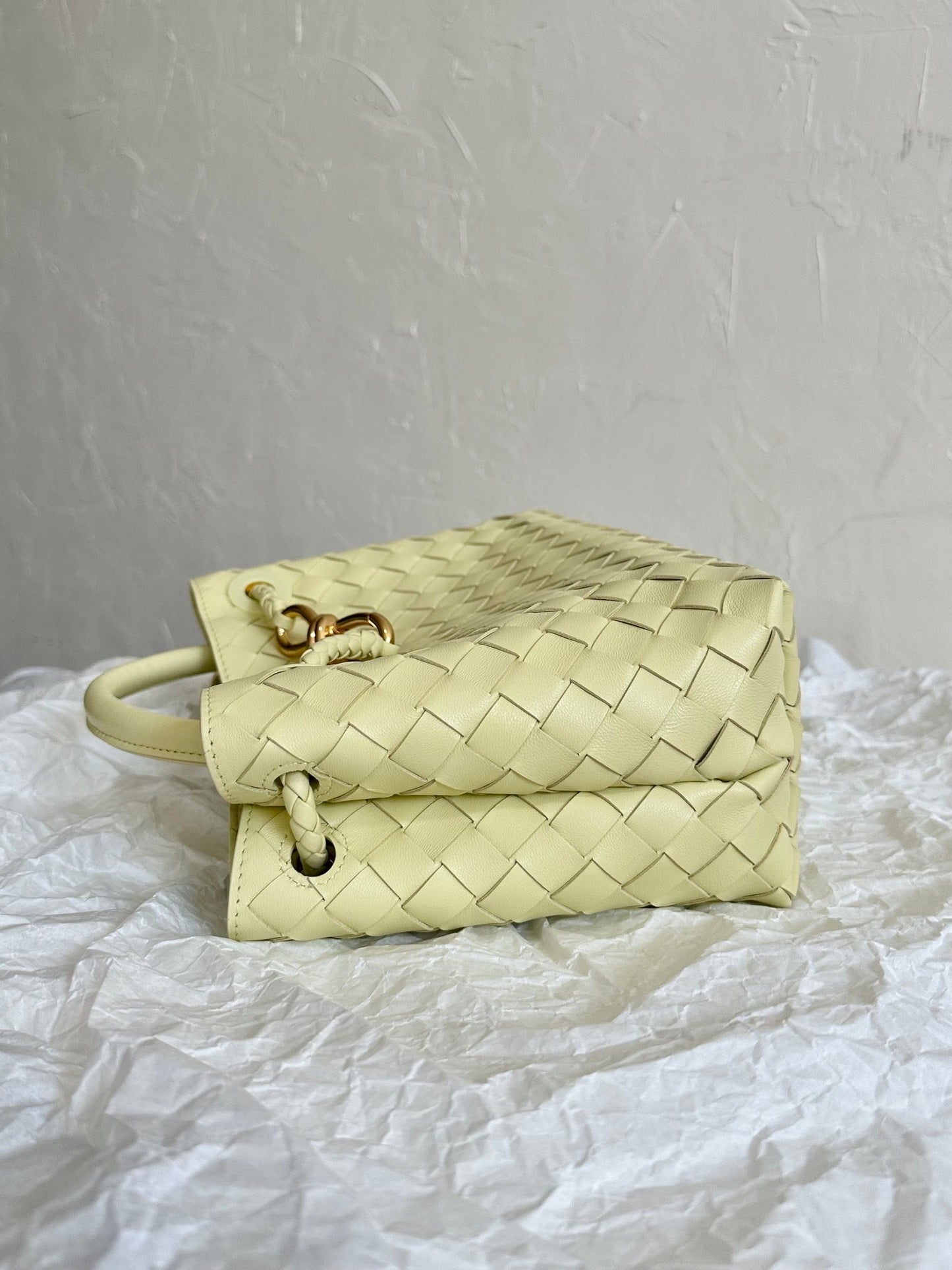 Bottega Veneta BV SMALL ANDIAMO 25CM LIGHT YELLOW LAMBSKIN