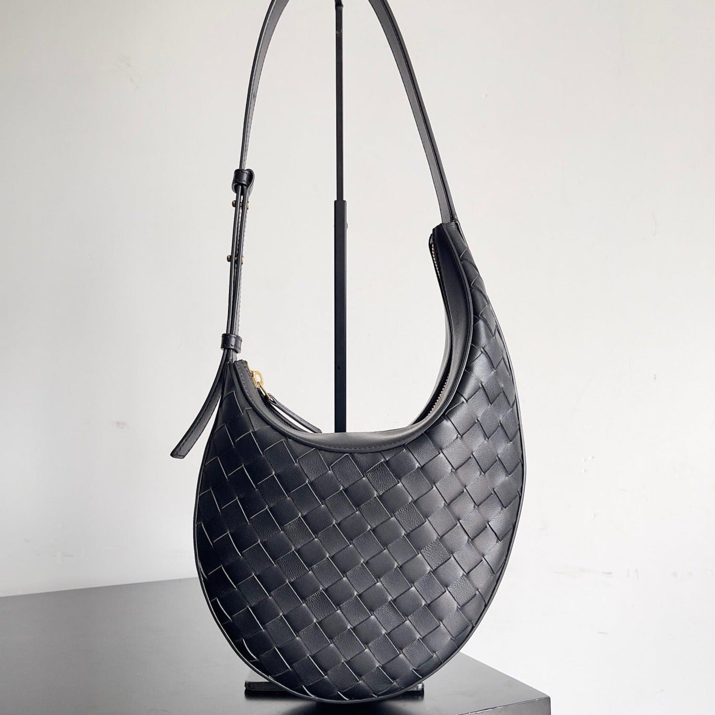 Bottega Veneta BV SMALL DROP 32CM BLACK LAMBSKIN