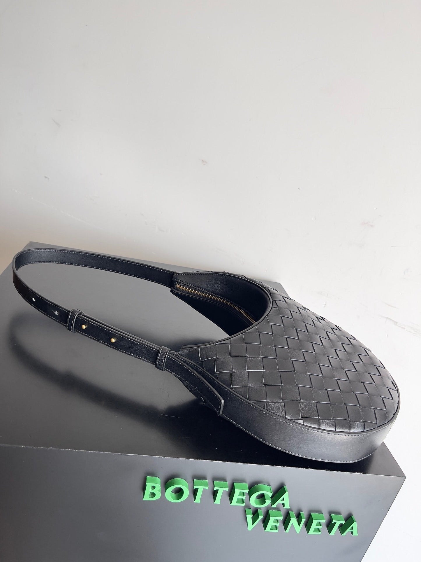 Bottega Veneta BV SMALL DROP 32CM BLACK LAMBSKIN