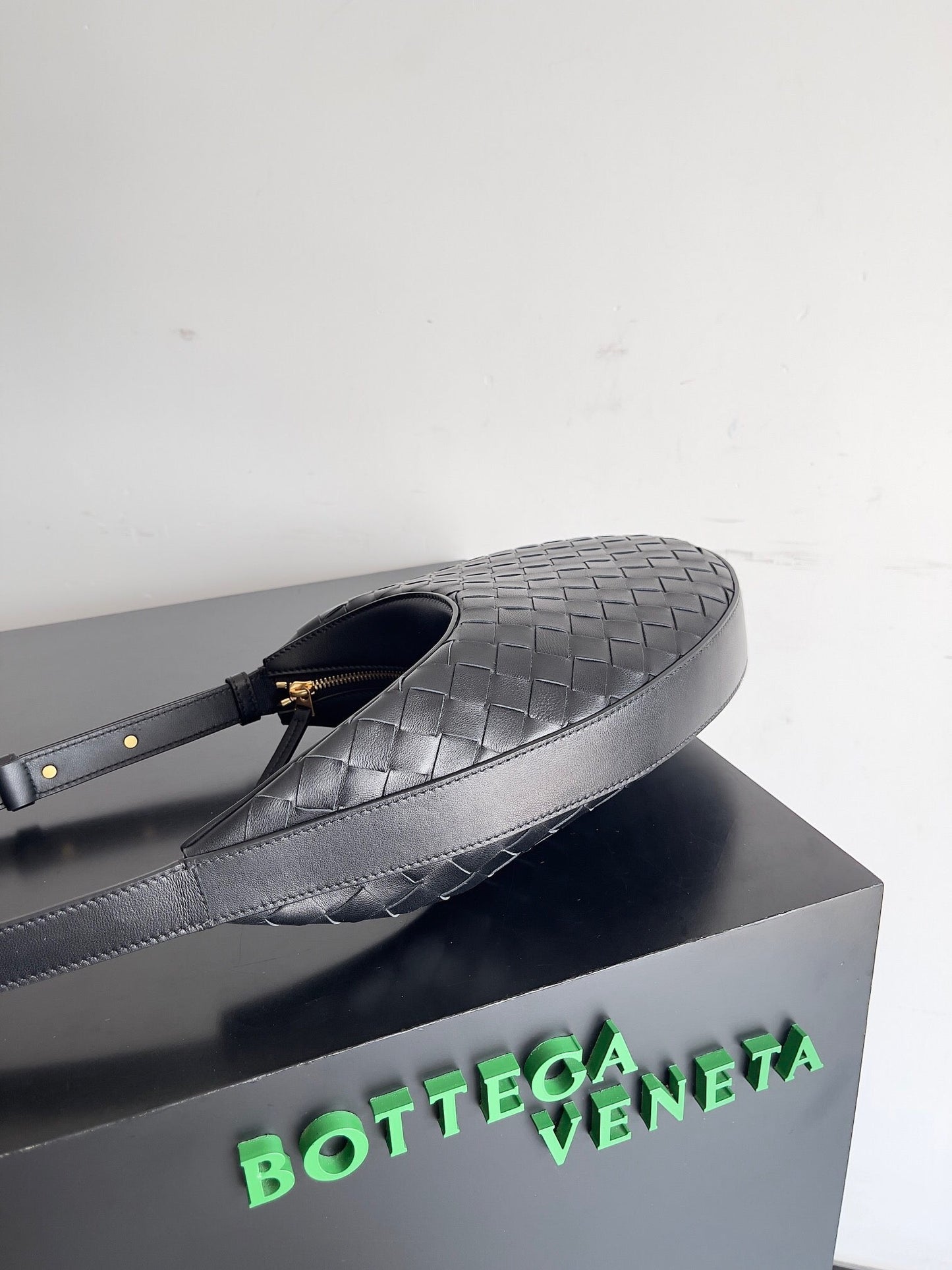 Bottega Veneta BV SMALL DROP 32CM BLACK LAMBSKIN