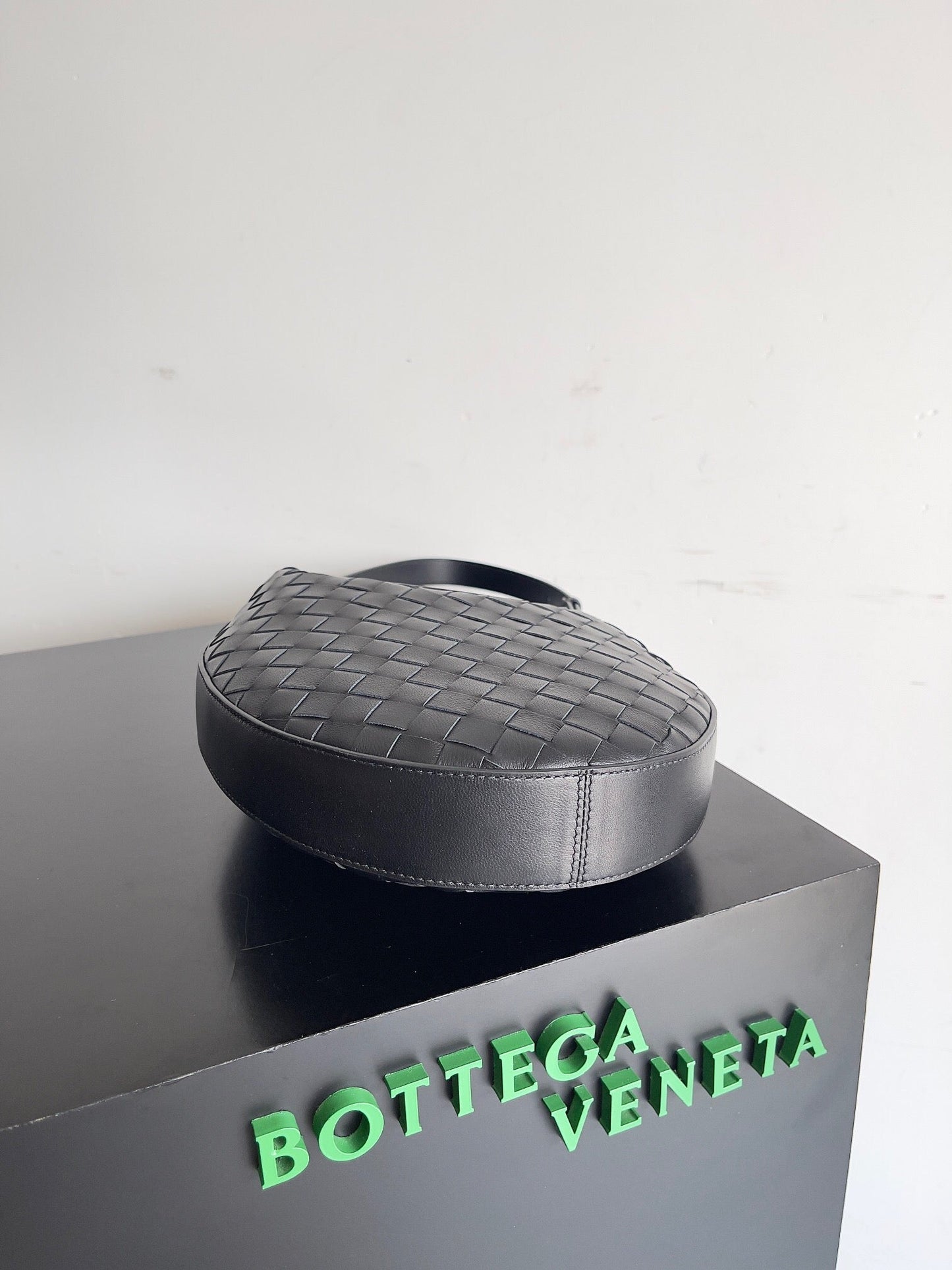 Bottega Veneta BV SMALL DROP 32CM BLACK LAMBSKIN