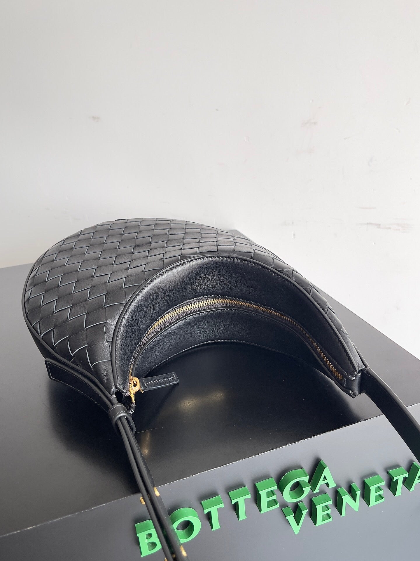 Bottega Veneta BV SMALL DROP 32CM BLACK LAMBSKIN