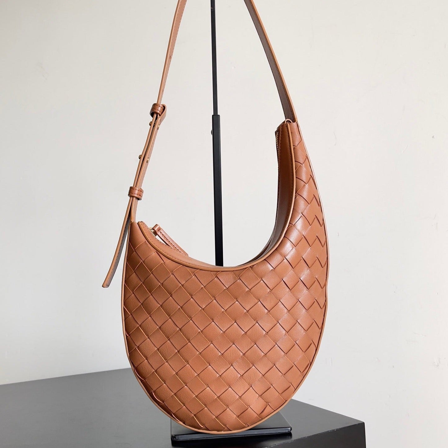 Bottega Veneta BV SMALL DROP 32CM BROWN LAMBSKIN