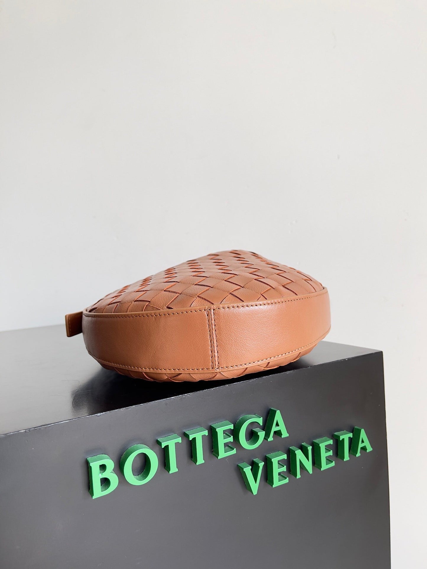 Bottega Veneta BV SMALL DROP 32CM BROWN LAMBSKIN