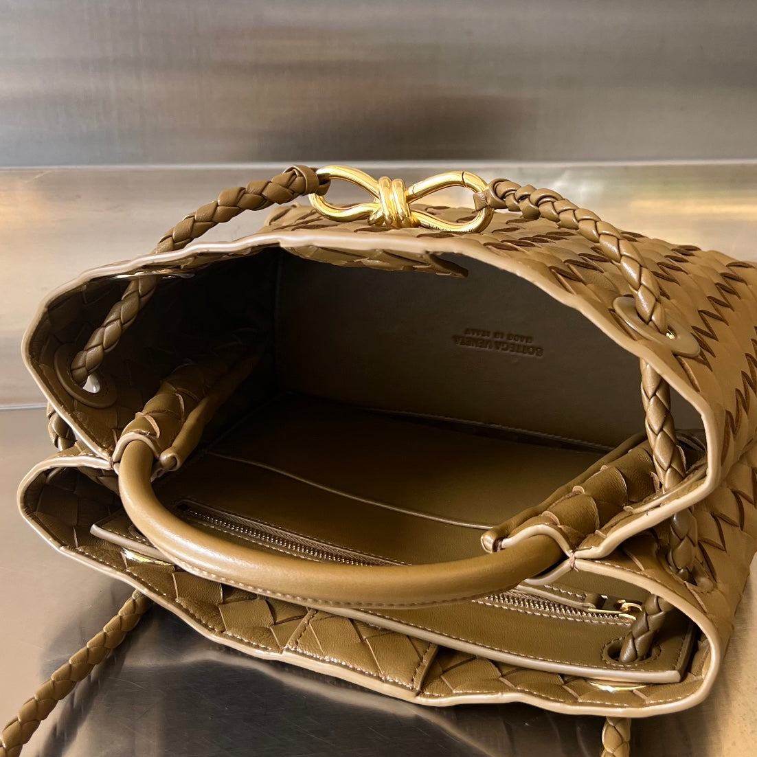 Bottega Veneta BV SMALL ANDIAMO 25CM BROWN LAMBSKIN