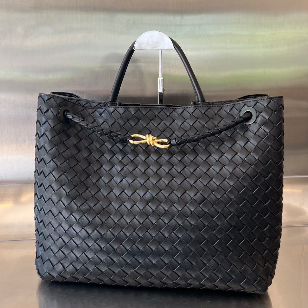 Bottega Veneta BV LARGE ANDIAMO 45CM BLACK LAMBSKIN