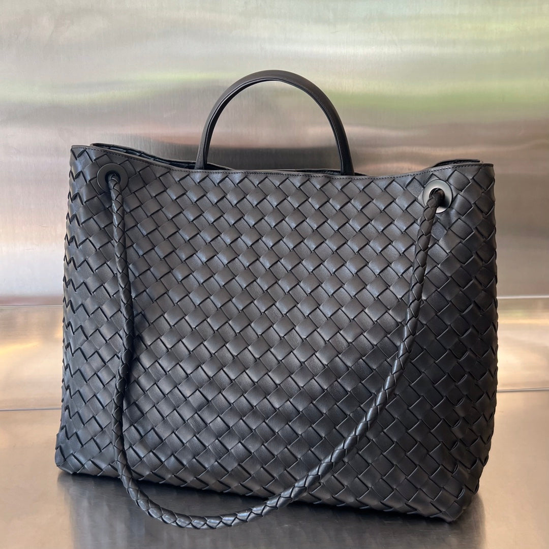 Bottega Veneta BV LARGE ANDIAMO 45CM BLACK LAMBSKIN