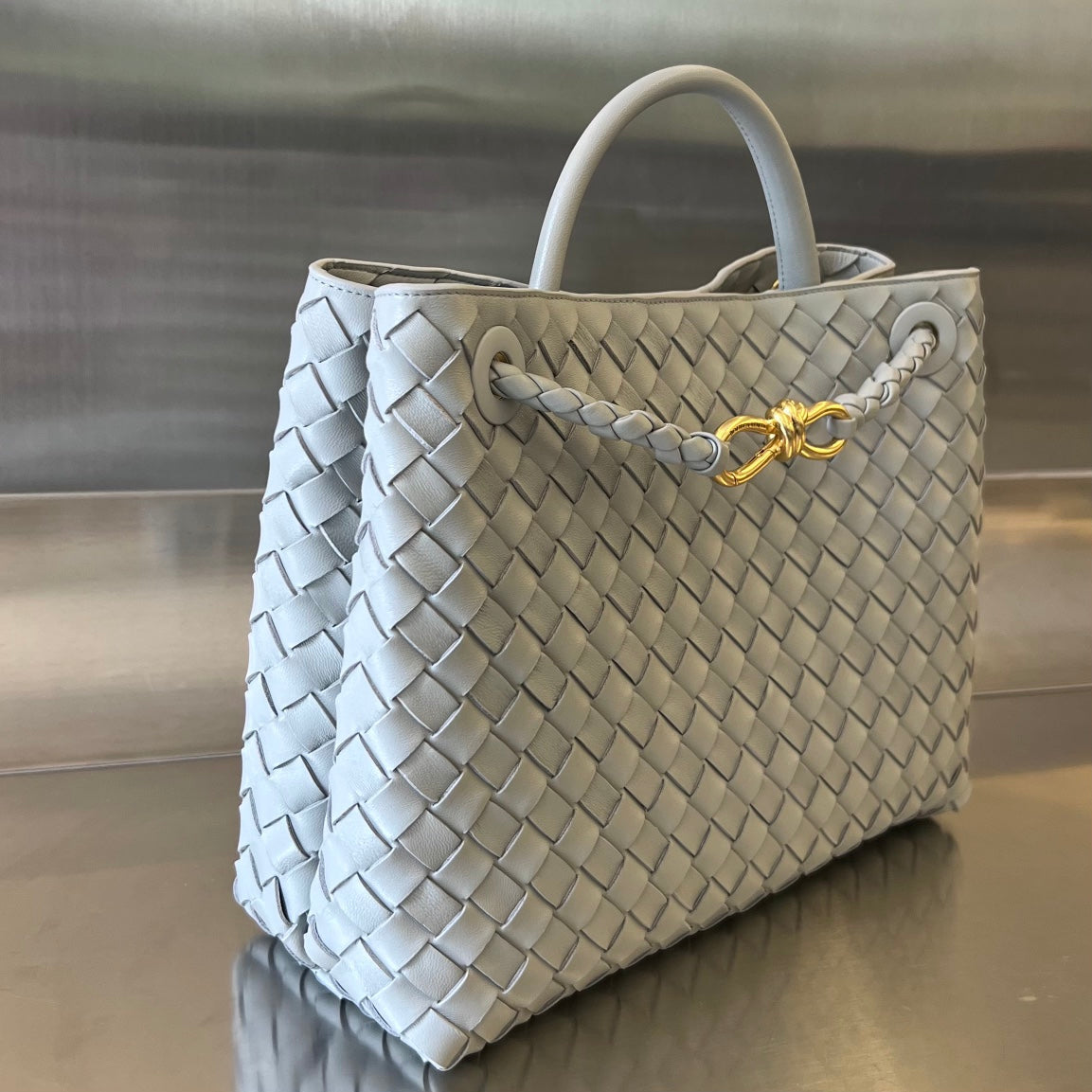 Bottega Veneta BV MEDIUM ANDIAMO 32CM GREY LAMBSKIN