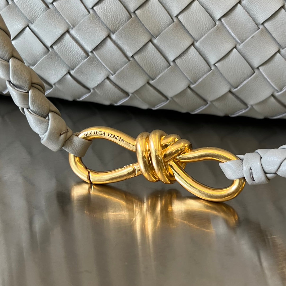 Bottega Veneta BV MEDIUM ANDIAMO 32CM GREY LAMBSKIN