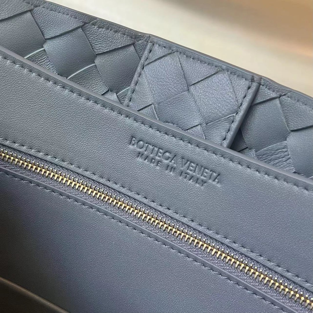 Bottega Veneta BV MEDIUM ANDIAMO 32CM DARK GREY LAMBSKIN