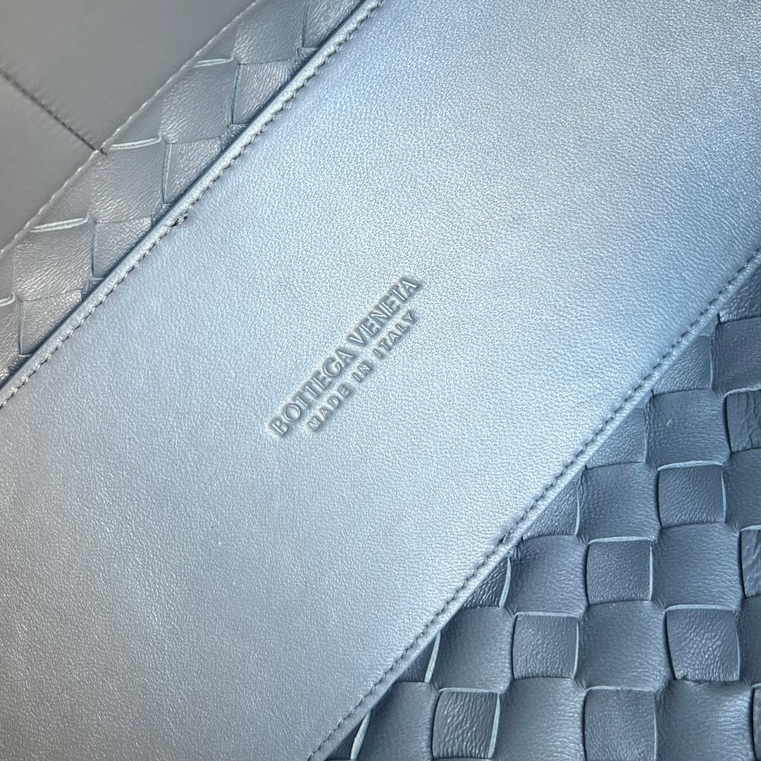 Bottega Veneta BV MEDIUM ANDIAMO 32CM DARK GREY LAMBSKIN