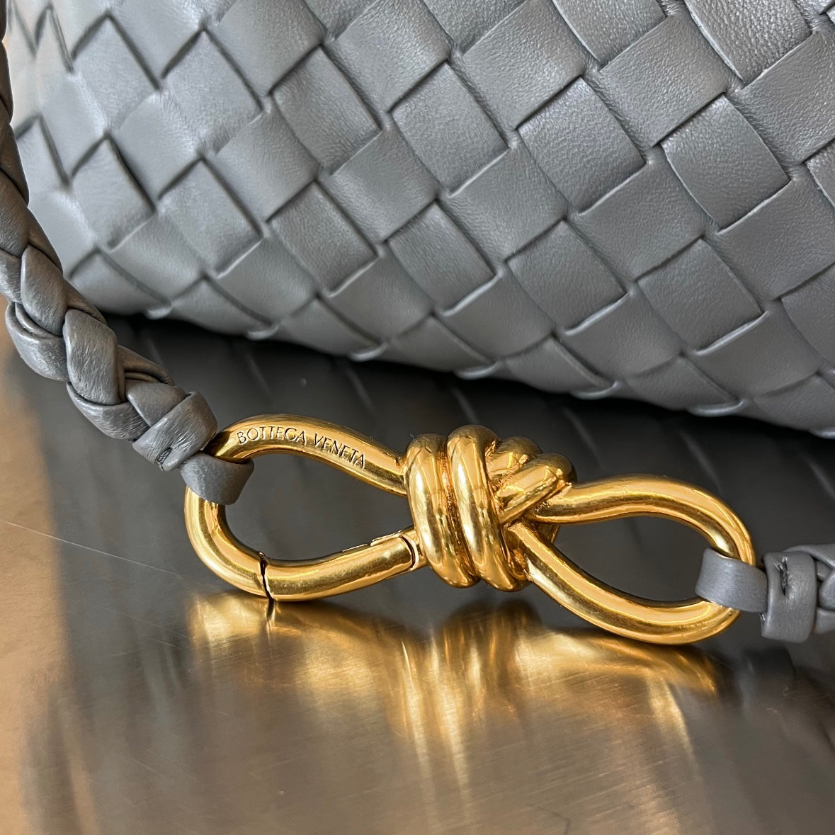 Bottega Veneta BV SMALL ANDIAMO 25CM DARK GREY LAMBSKIN