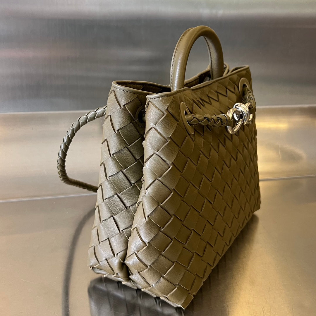Bottega Veneta BV SMALL ANDIAMO 25CM DARK OLIVE LAMBSKIN