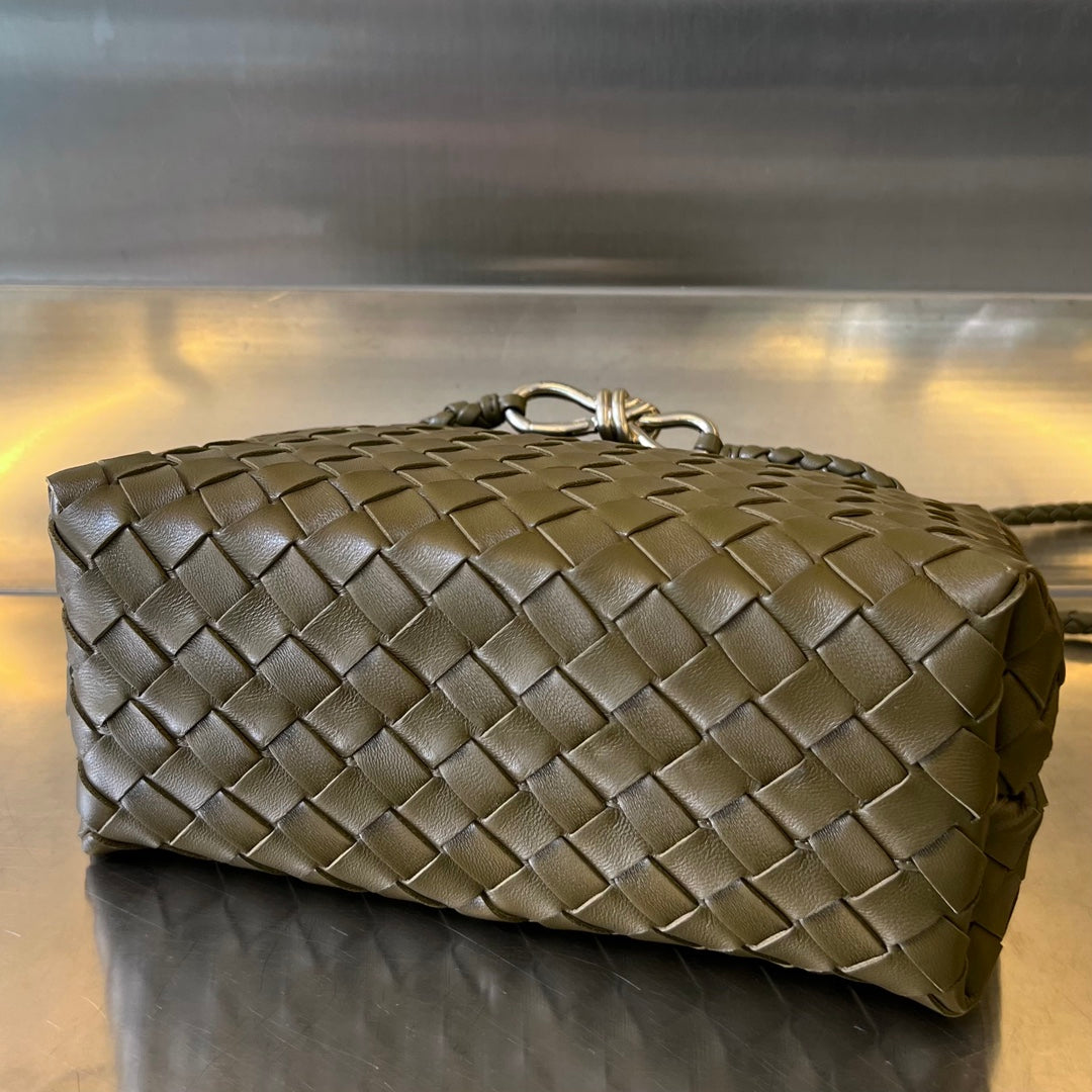Bottega Veneta BV SMALL ANDIAMO 25CM DARK OLIVE LAMBSKIN