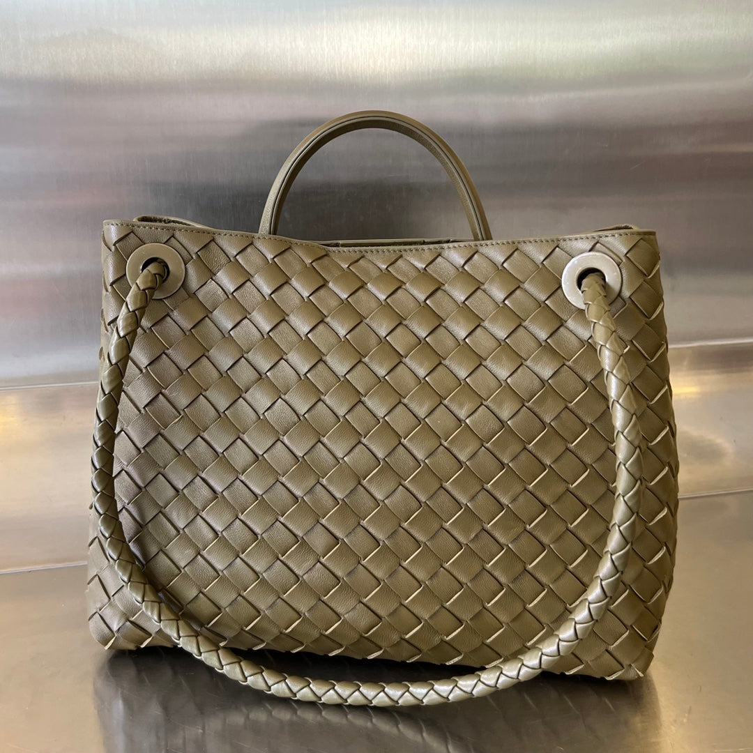 Bottega Veneta BV MEDIUM ANDIAMO 32CM OLIVE LAMBSKIN