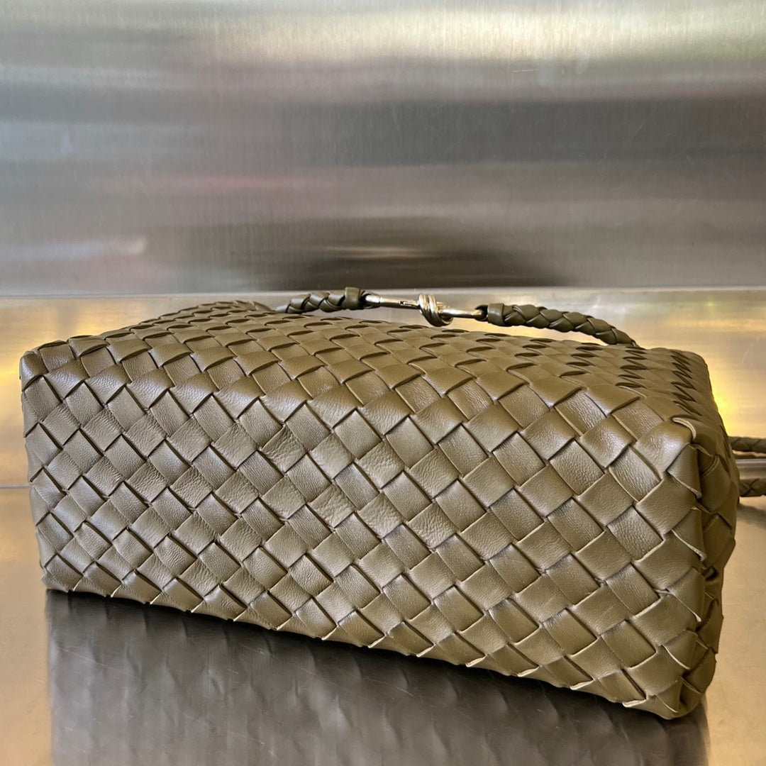Bottega Veneta BV MEDIUM ANDIAMO 32CM OLIVE LAMBSKIN