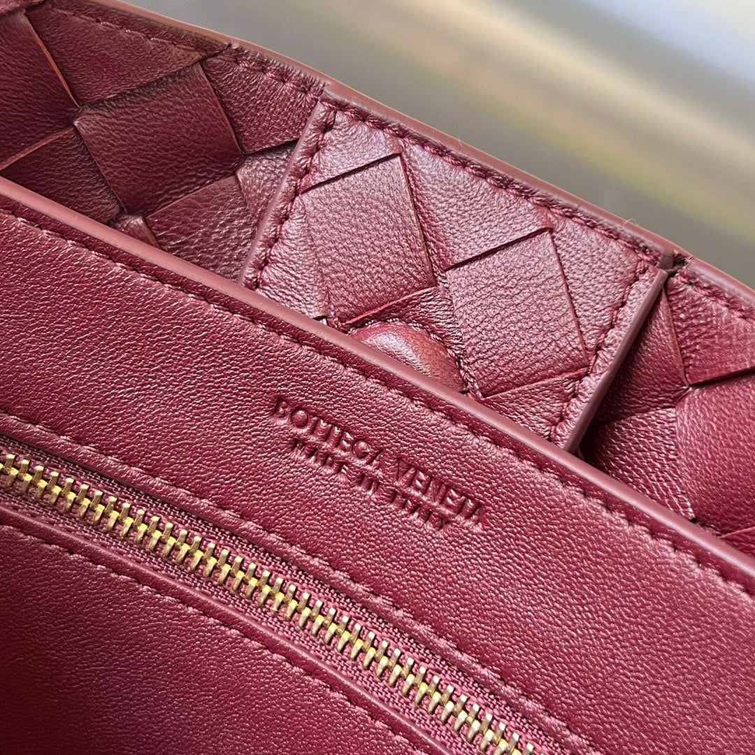 Bottega Veneta BV SMALL ANDIAMO 25CM DARK RED LAMBSKIN