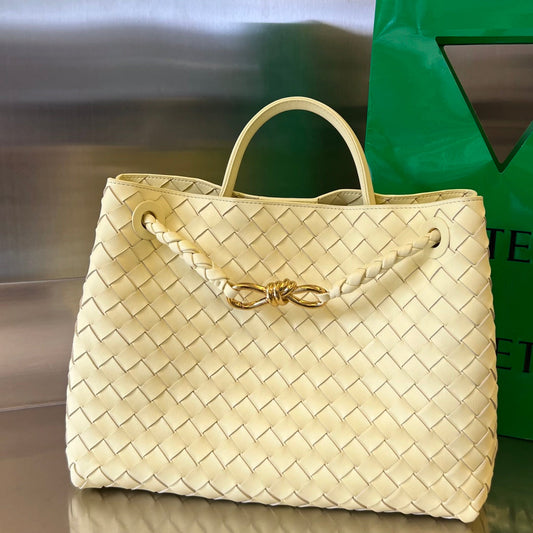Bottega Veneta BV MEDIUM ANDIAMO 32CM LIME LAMBSKIN