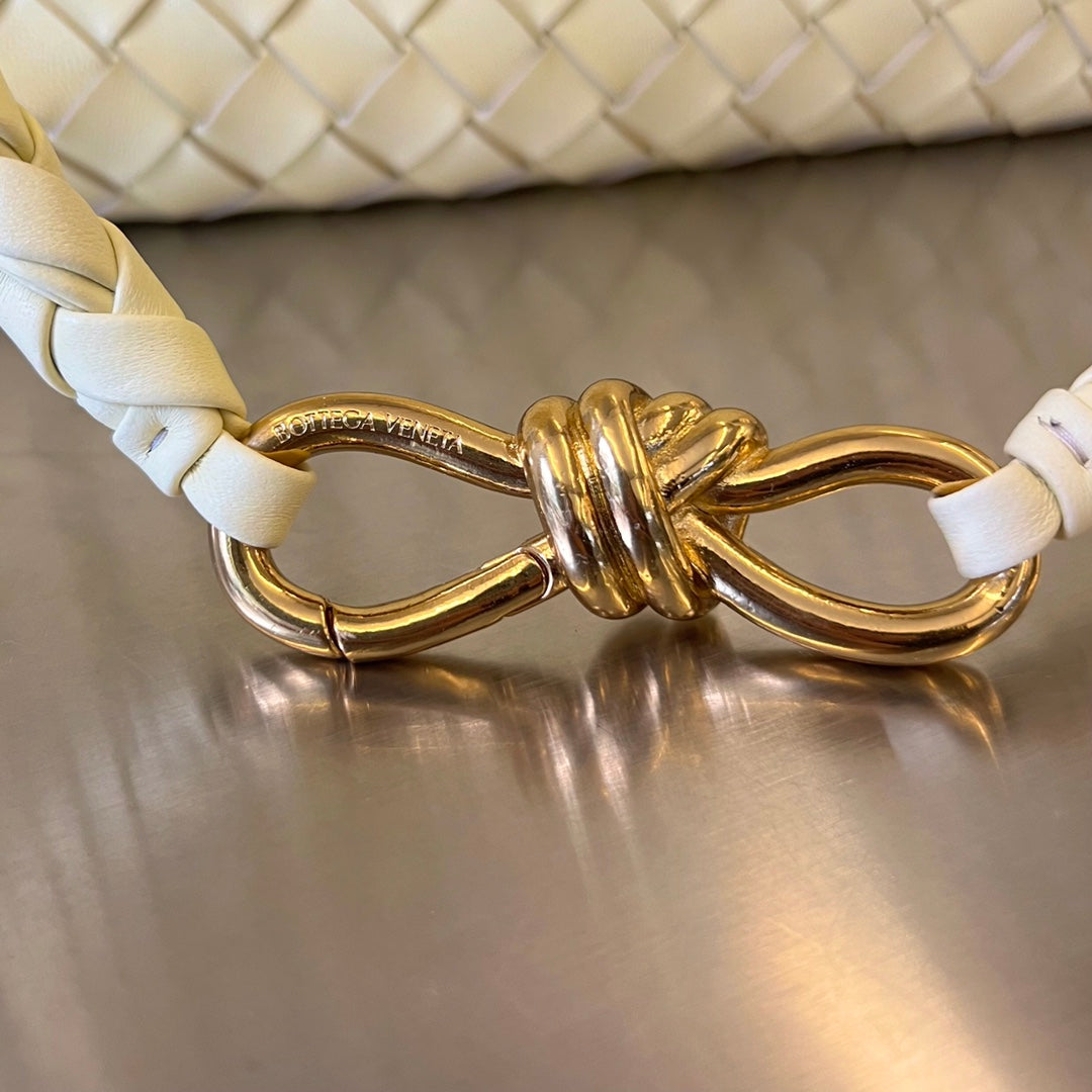 Bottega Veneta BV MEDIUM ANDIAMO 32CM LIME LAMBSKIN