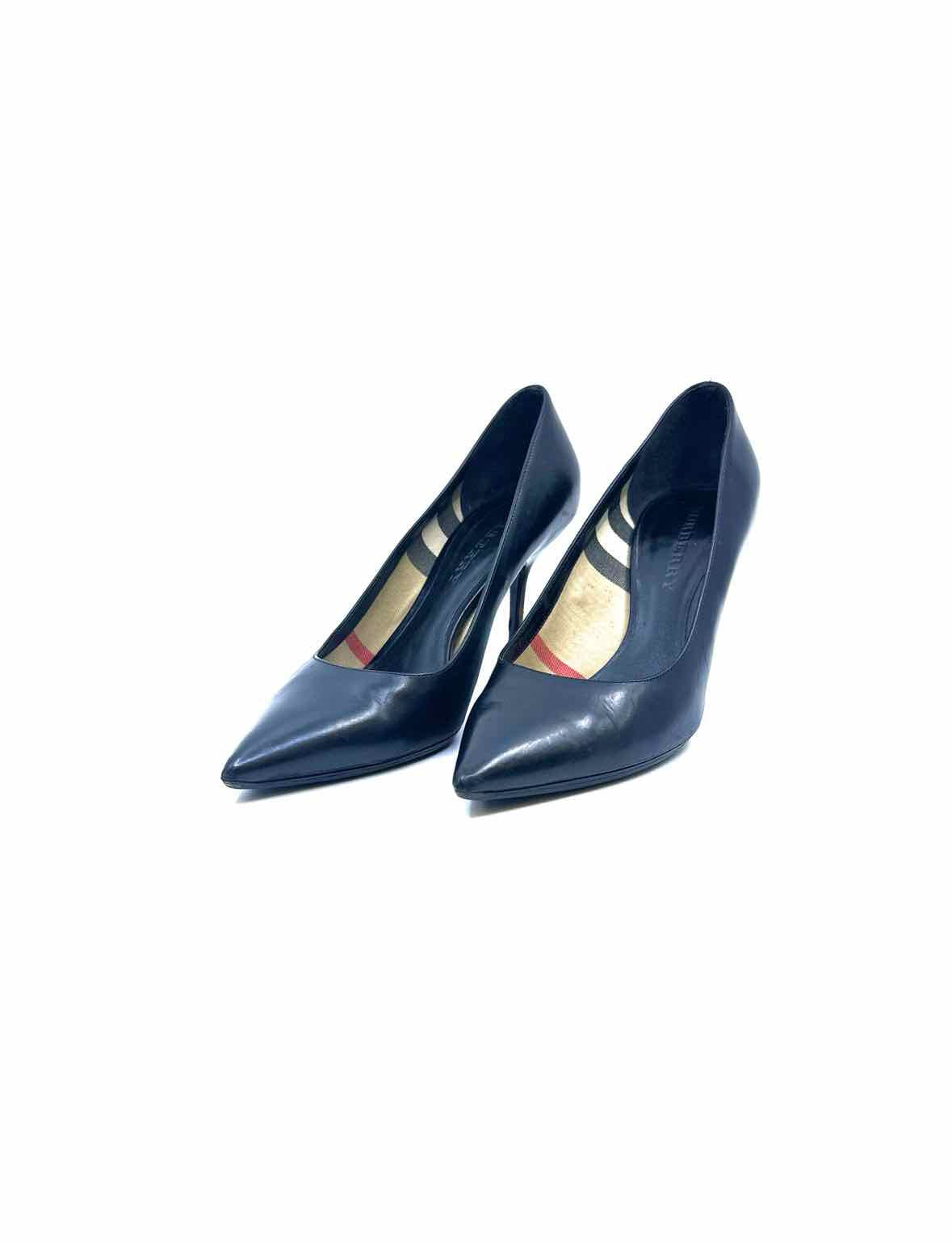 BURBERRY Size 8.5 Black & Beige Pumps