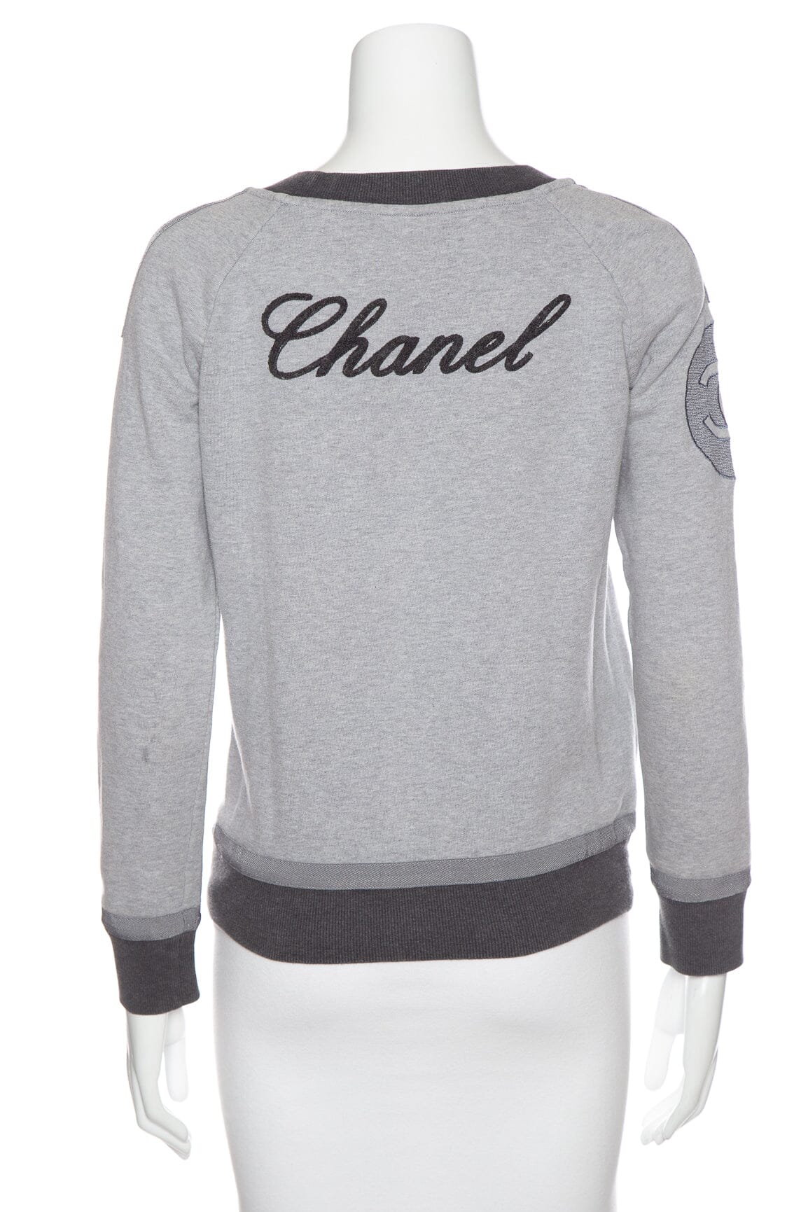 Chanel 2010 Grey Interlocking CC Sleeve Detail Sweater SZ 36