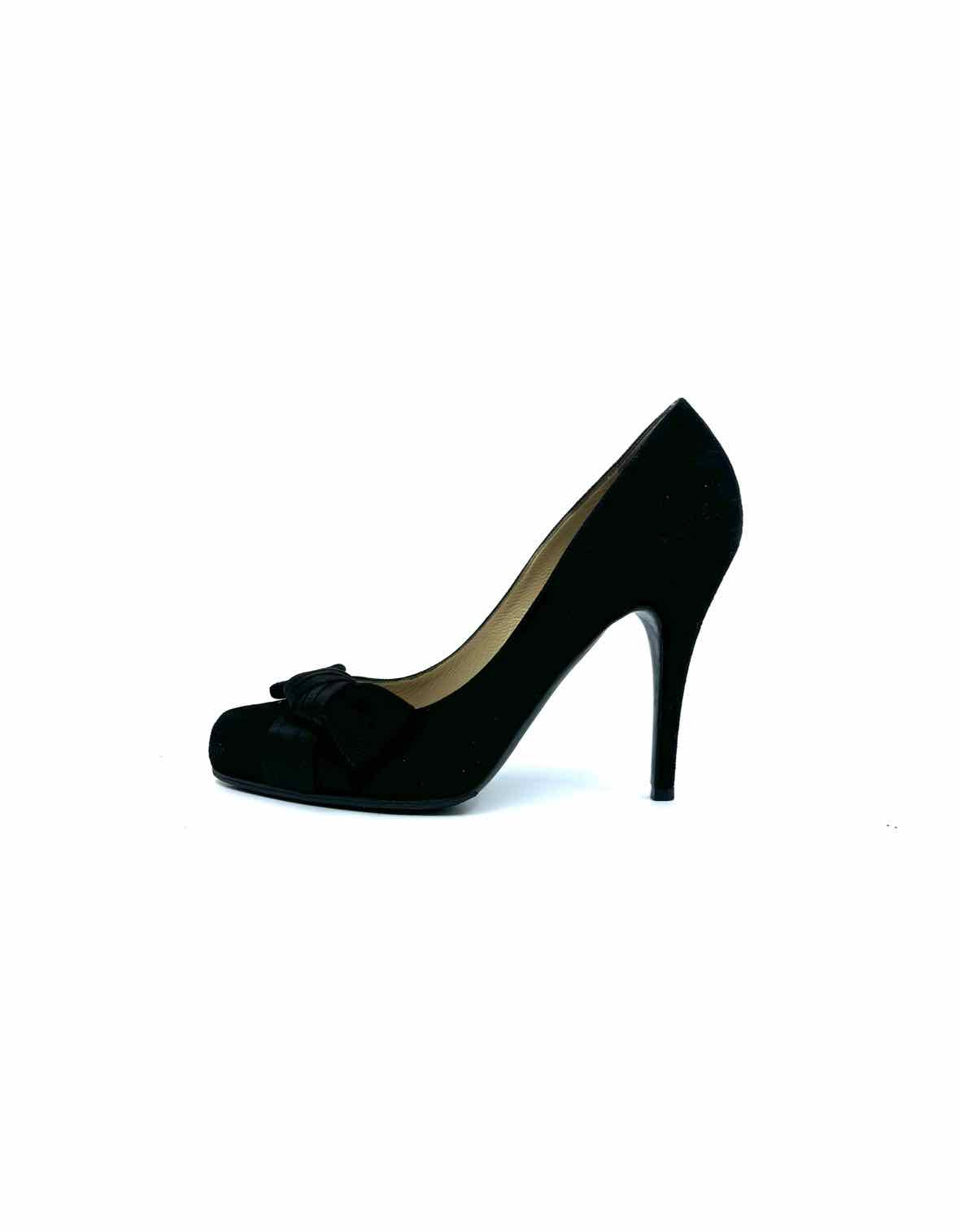 VALENTINO Size 8.5 Black Suede Pumps