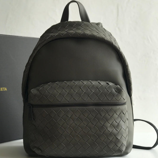 Bottega Veneta SMALL INTRECCIATO 41 BACKPACK IN CHARCOAL BLACK CALFSKIN