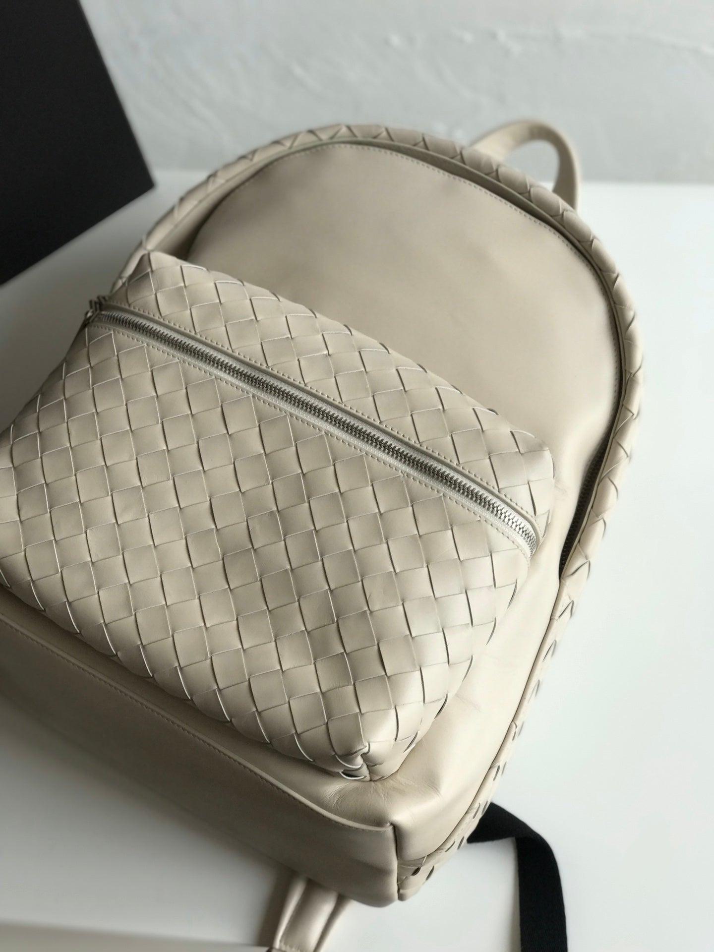 Bottega Veneta SMALL INTRECCIATO 41 BACKPACK IN BEIGE CALFSKIN