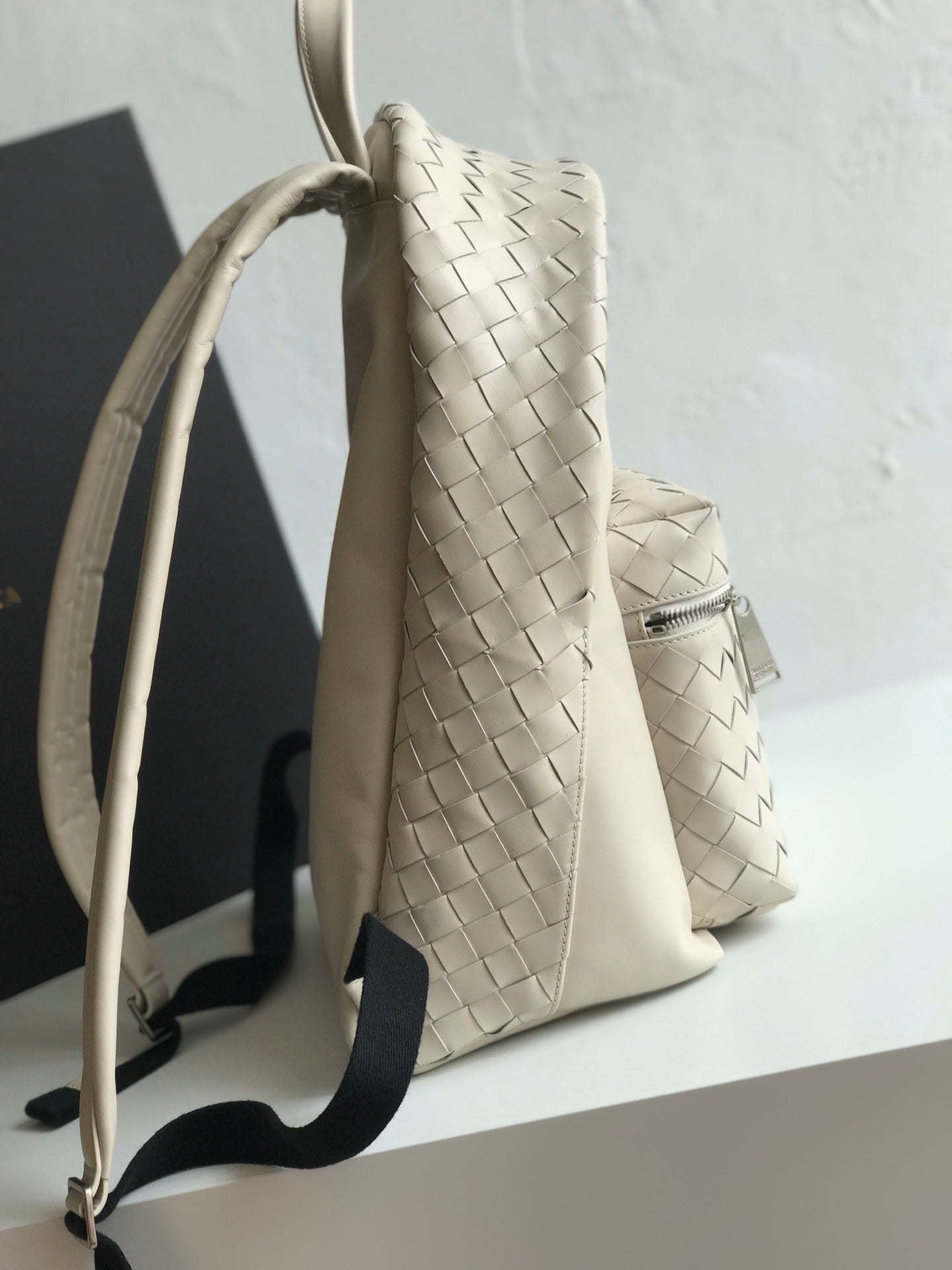 Bottega Veneta SMALL INTRECCIATO 41 BACKPACK IN BEIGE CALFSKIN