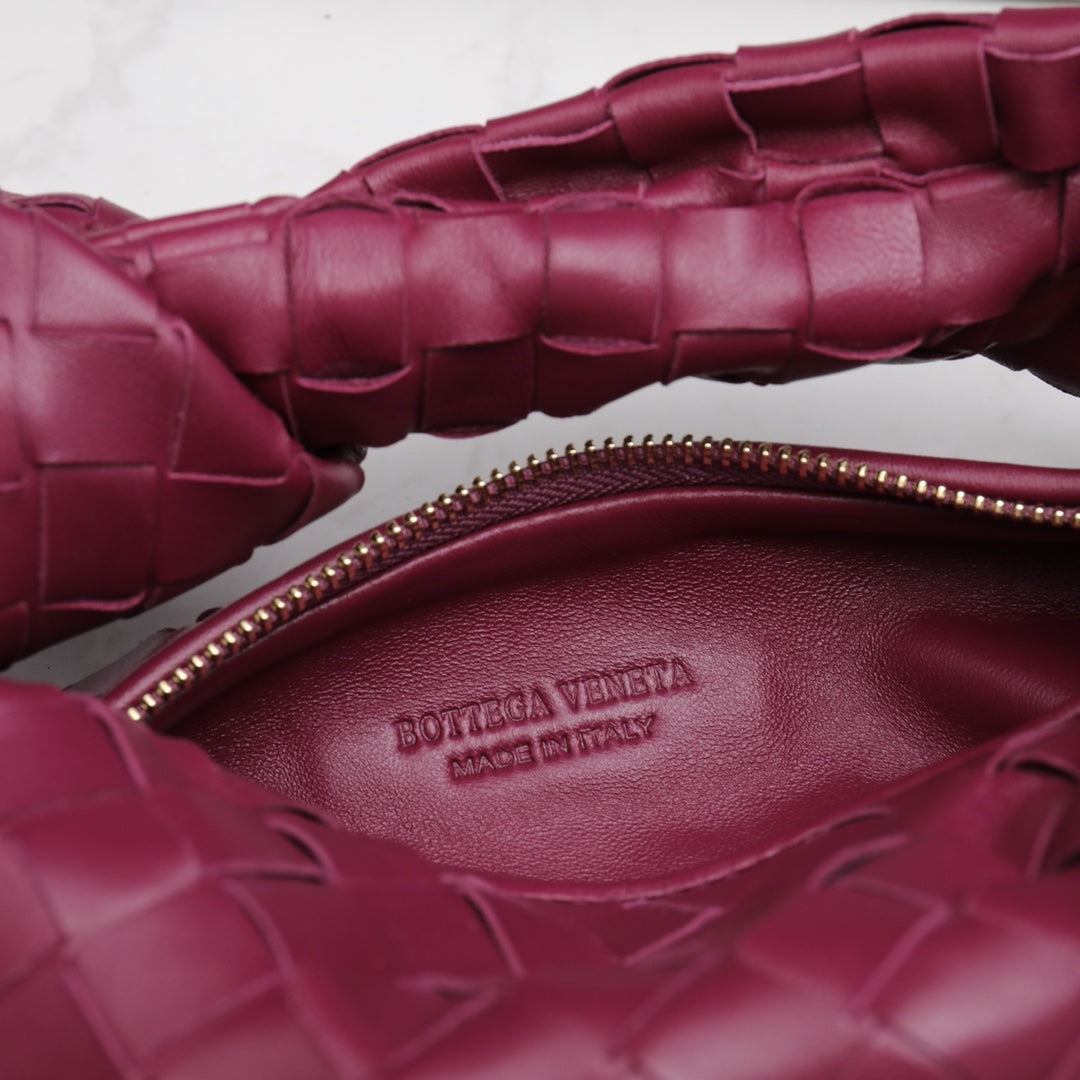 Bottega Veneta mini jodie 28 burgundy lambskin