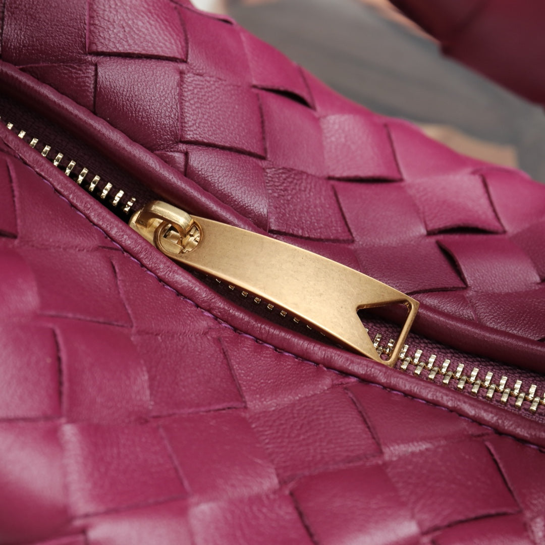 Bottega Veneta mini jodie 28 burgundy lambskin