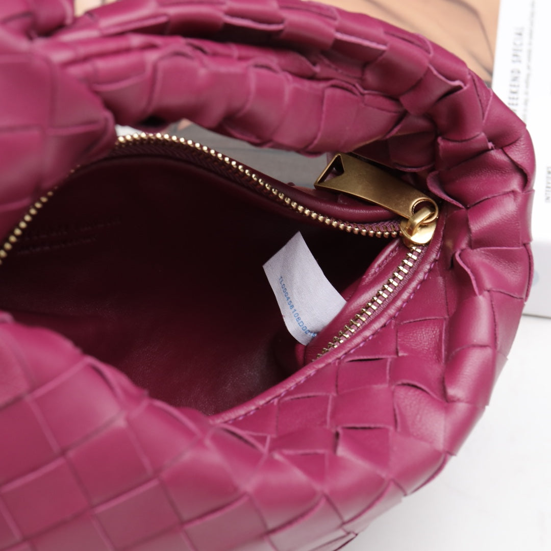 Bottega Veneta mini jodie 28 burgundy lambskin