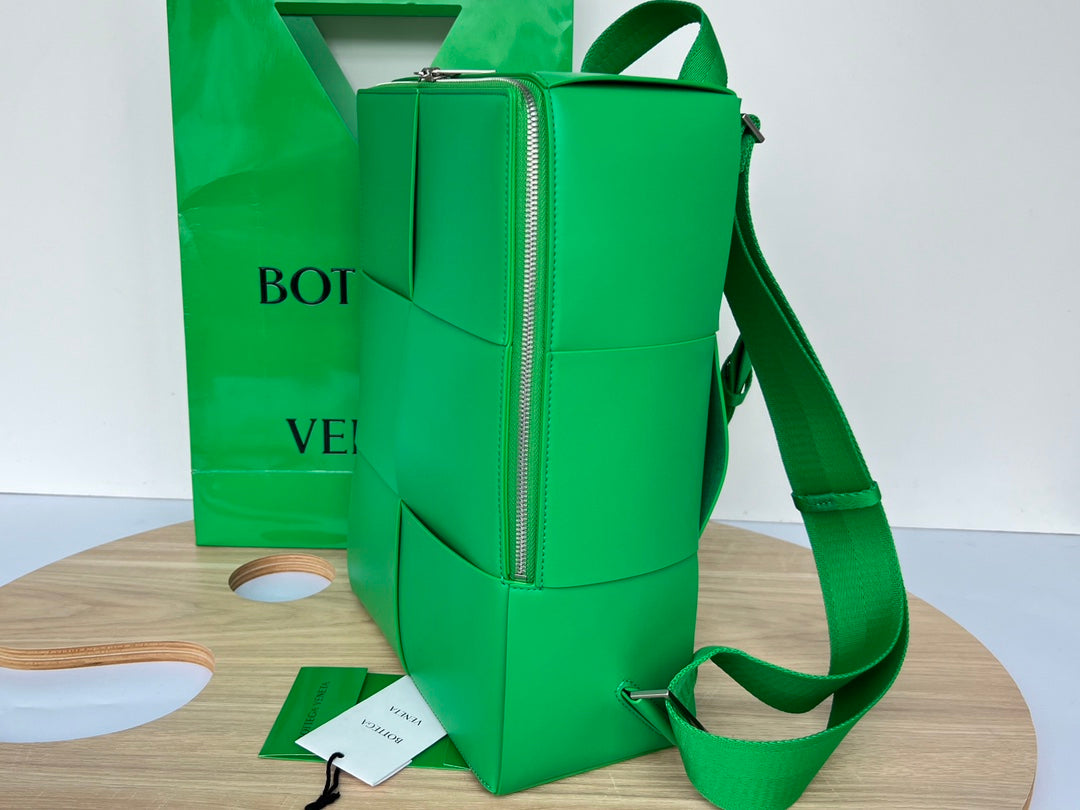 Bottega Veneta WOVEN BACKPACK 34 IN EMERALD GREEN LAMBSKIN