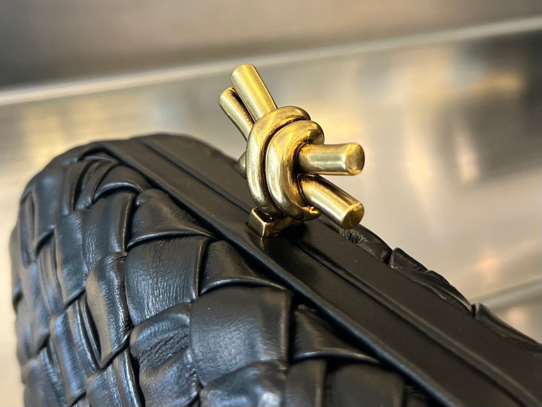 Bottega Veneta KNOT 19 IN BLACK LAMBSKIN