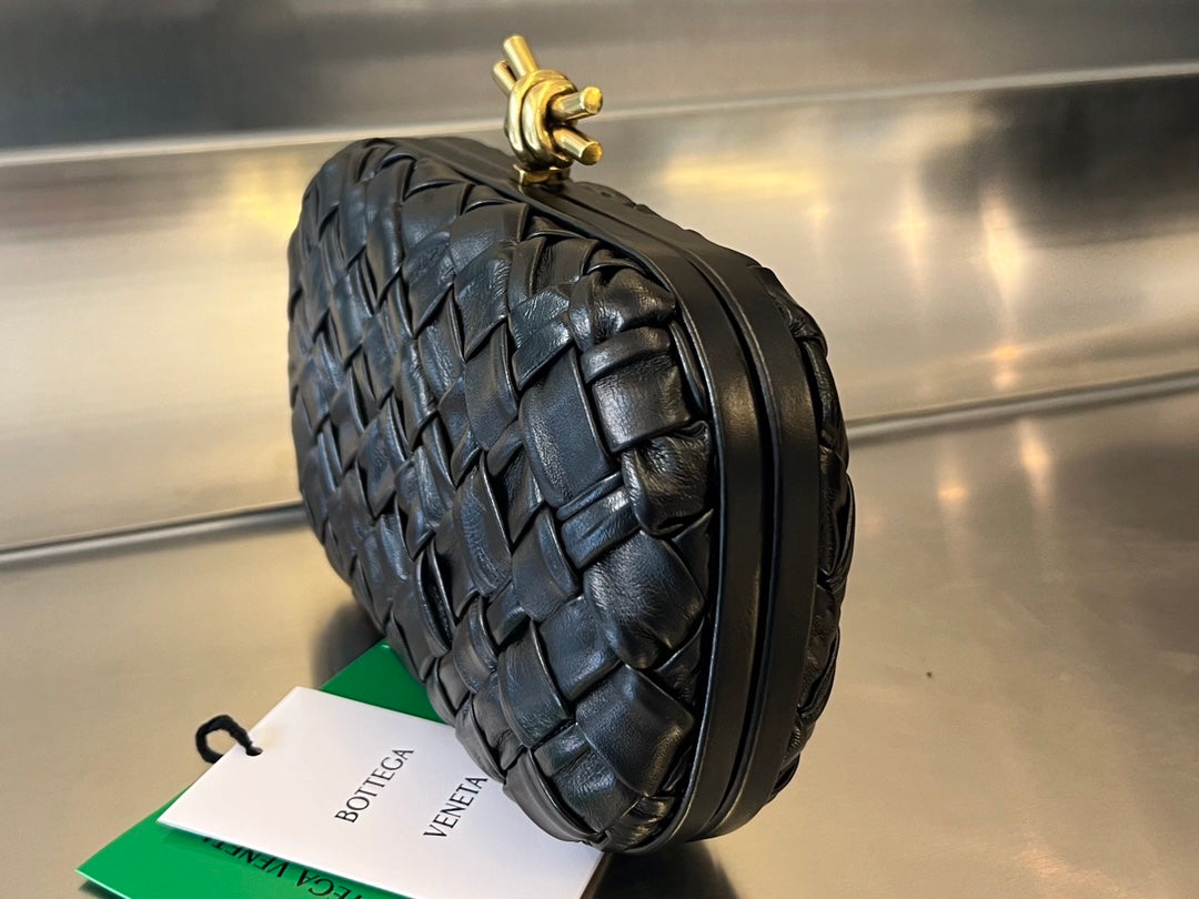 Bottega Veneta KNOT 19 IN BLACK LAMBSKIN