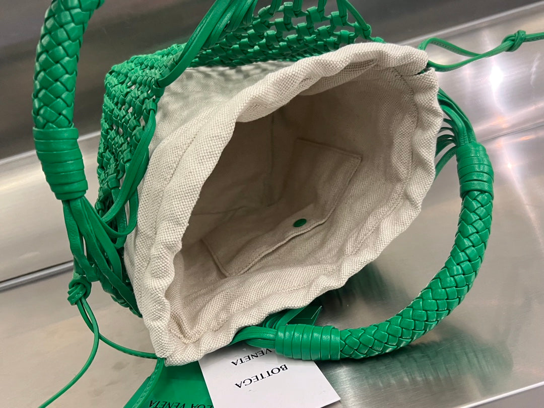 Bottega Veneta CAVALLINO 23 BAG IN GREEN LAMBSKIN