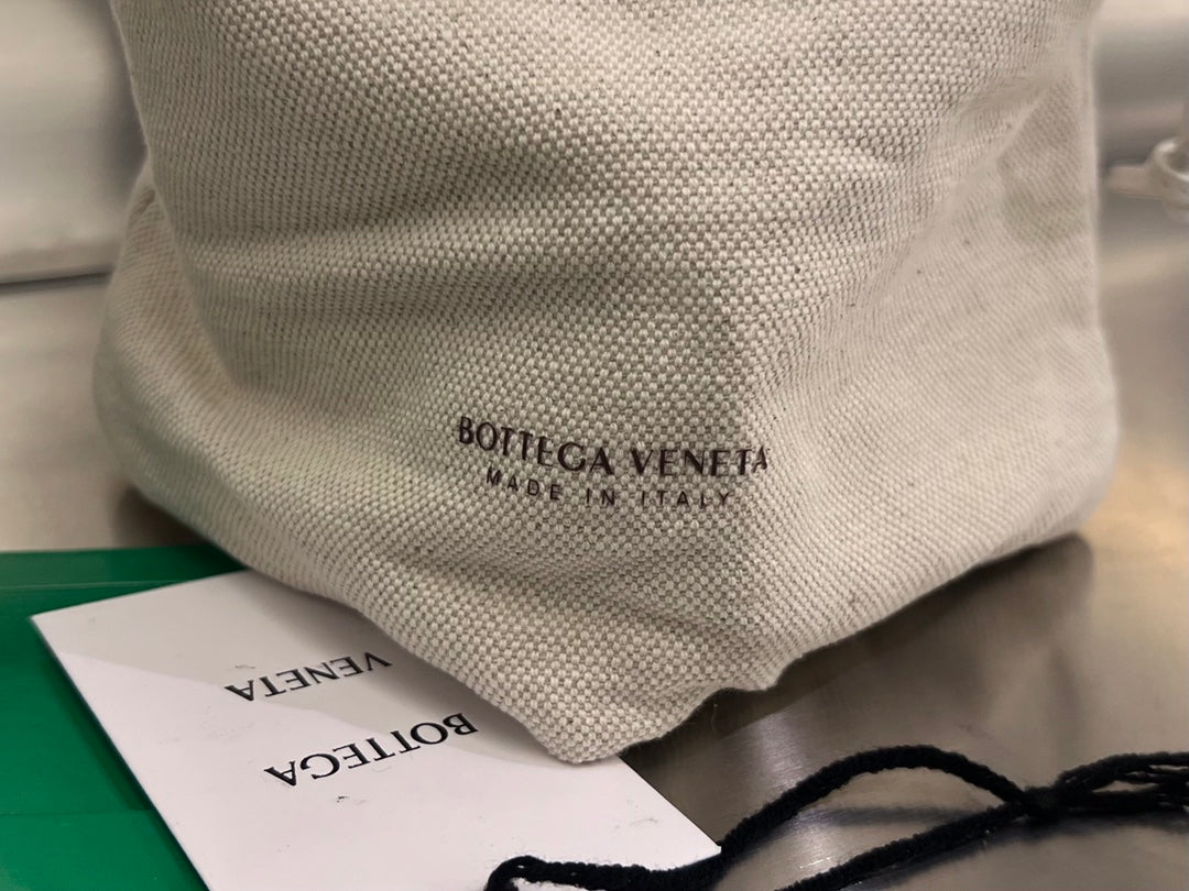 Bottega Veneta CAVALLINO 23 BAG IN WHITE LAMBSKIN