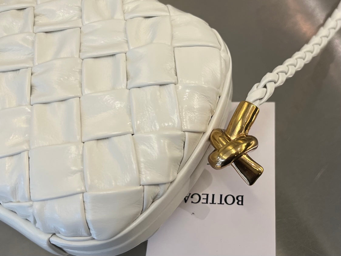 Bottega Veneta KNOT 20 IN WHITE LAMBSKIN WITH CHAIN