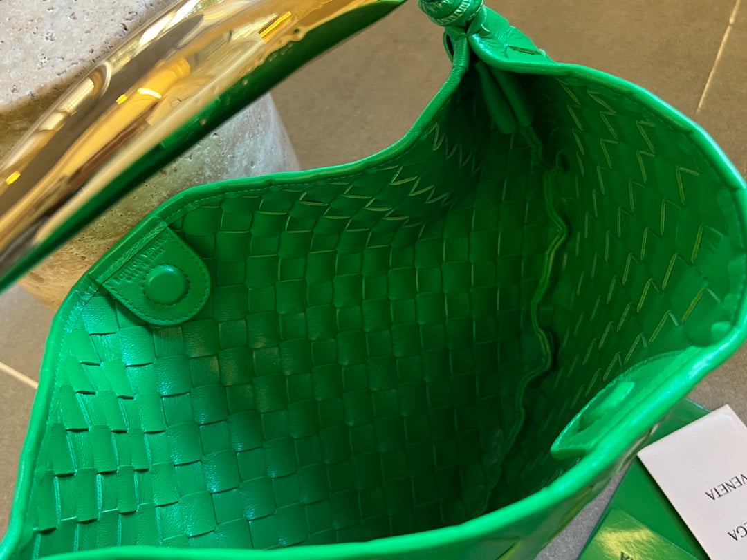 Bottega Veneta SARDINE 33 WITH CHAIN IN SHAMROCK GREEN LAMBSKIN